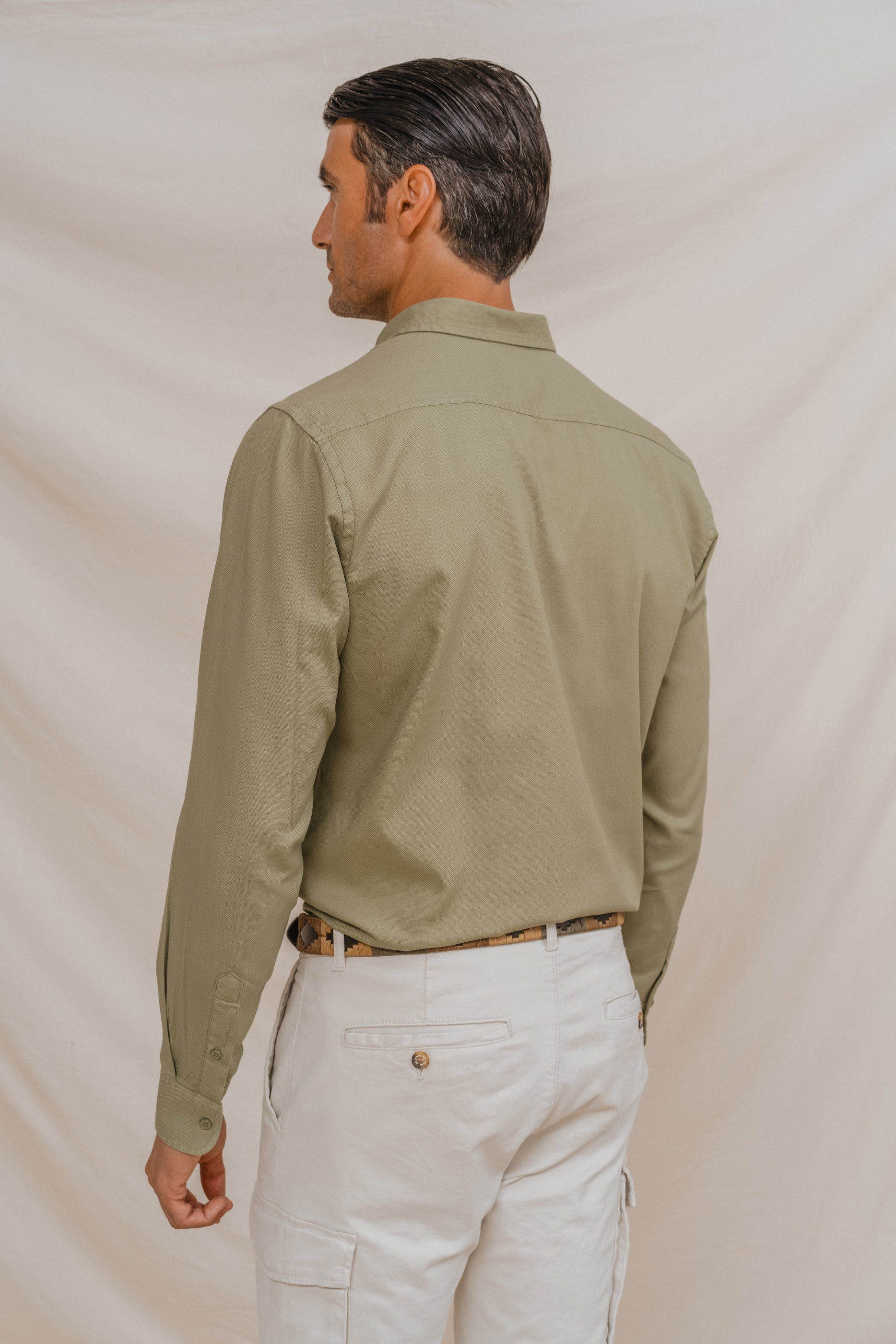 CAMISA TINTE FALSO LISO VERDE