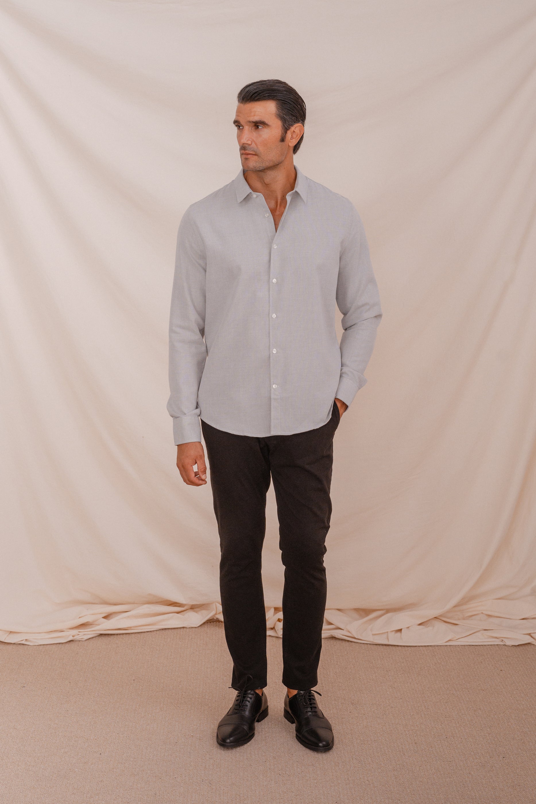 CAMISA VESTIR VERDE CON ESTRUCTURA