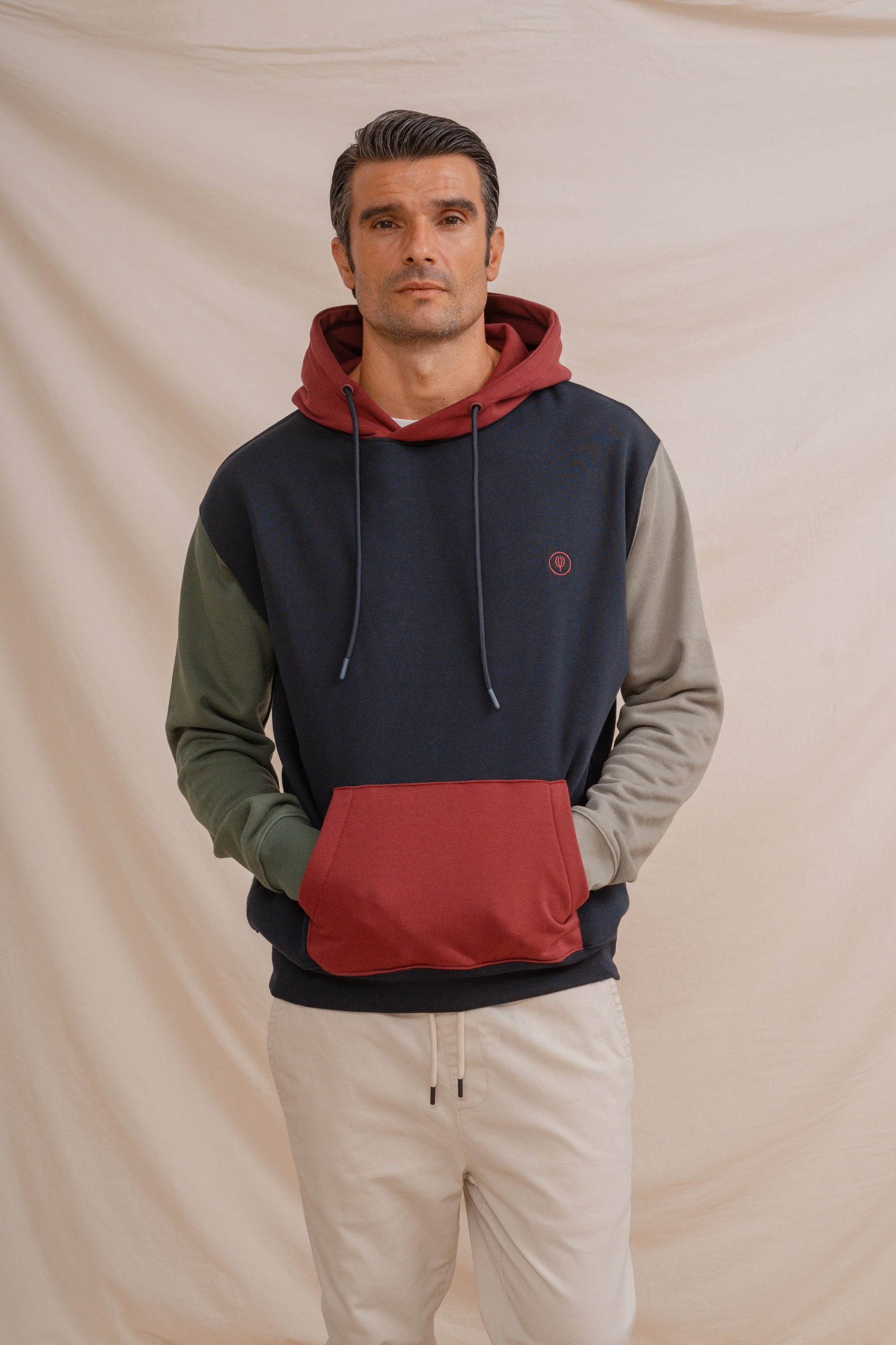 SUDADERA CANGURO ASIMÉTRICA