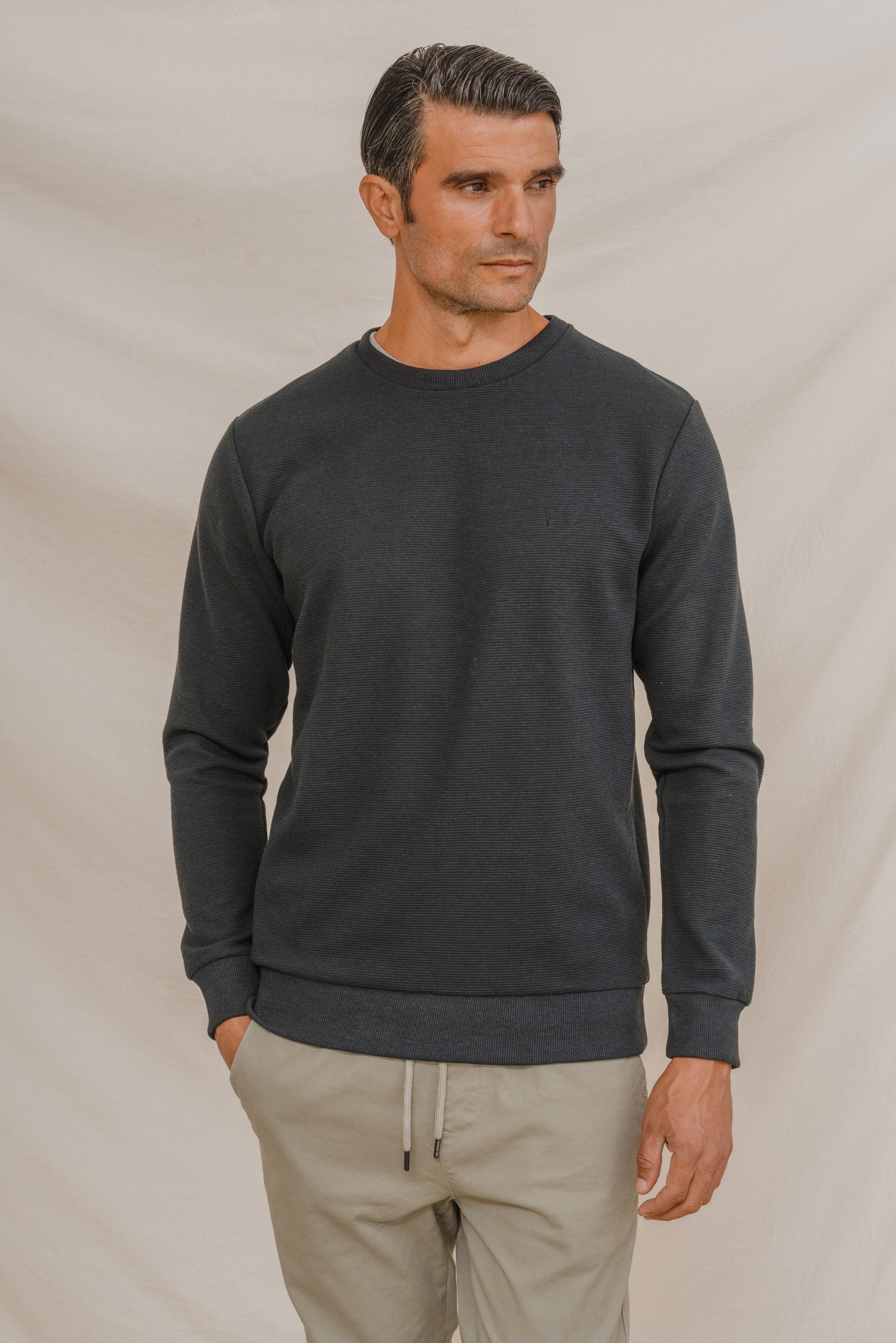 SUDADERA BÁSICA OTTOMAN NEGRA