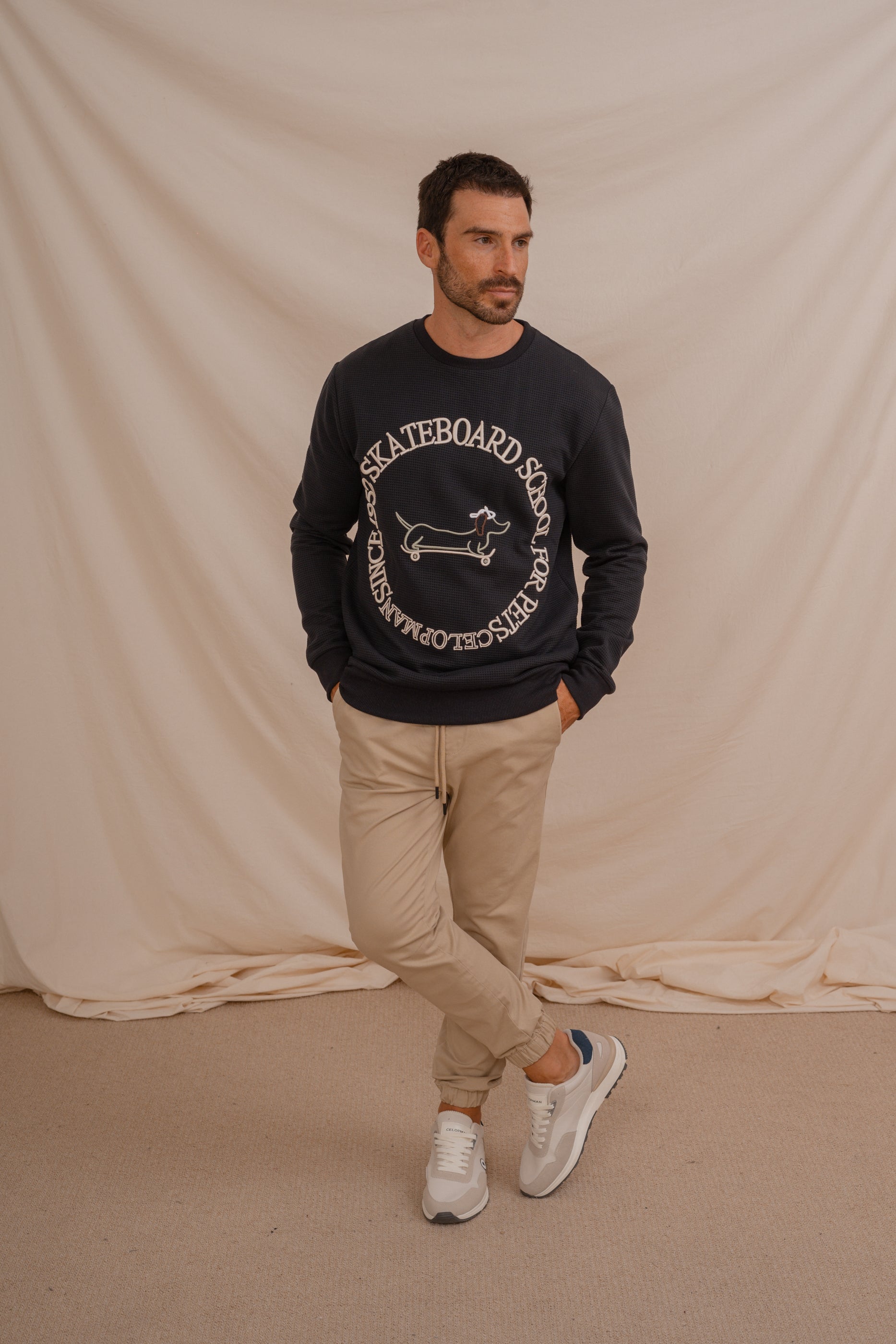 SUDADERA ESTRUCTURA BORDADO