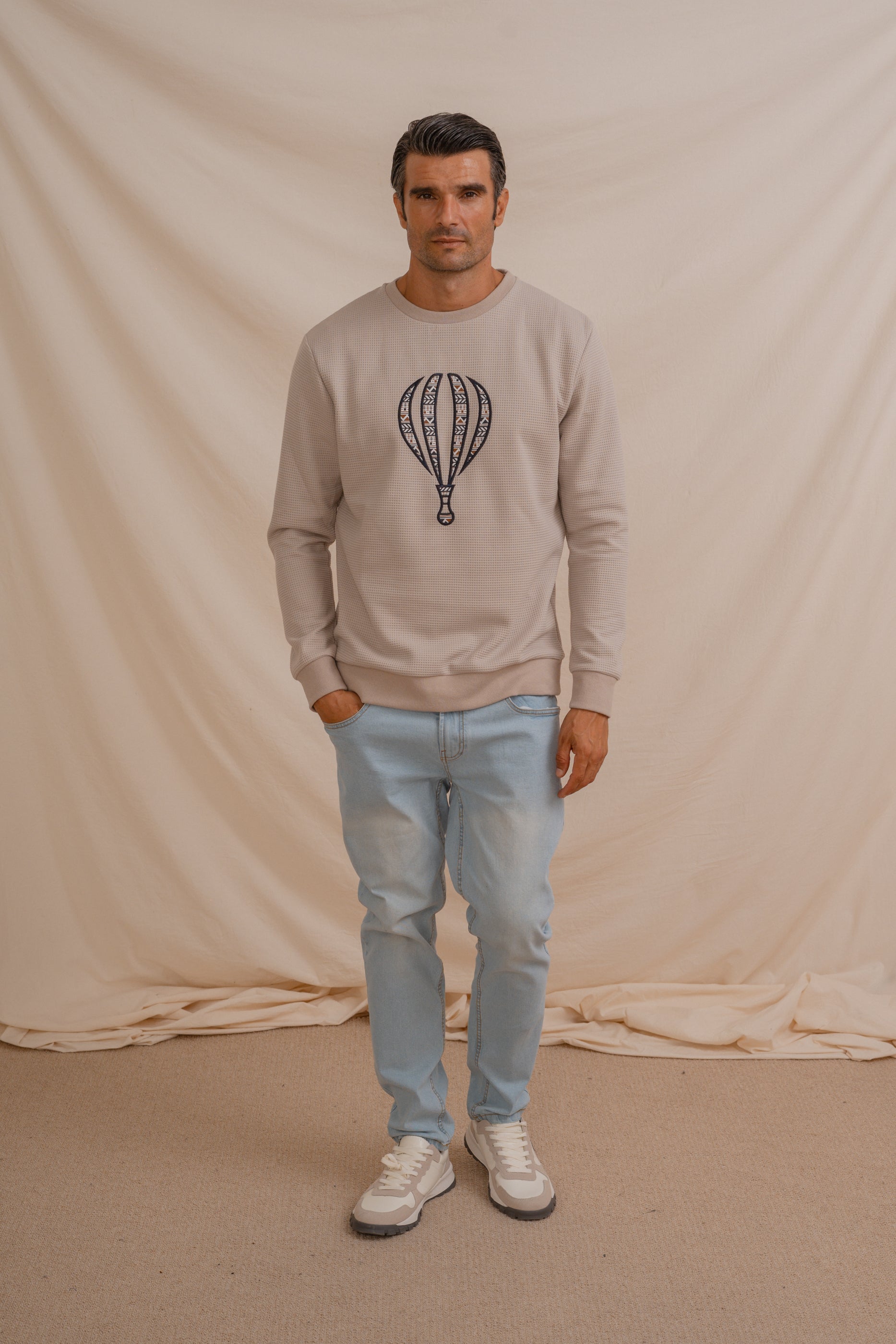 SUDADERA ESTRUCTURA BORDADO