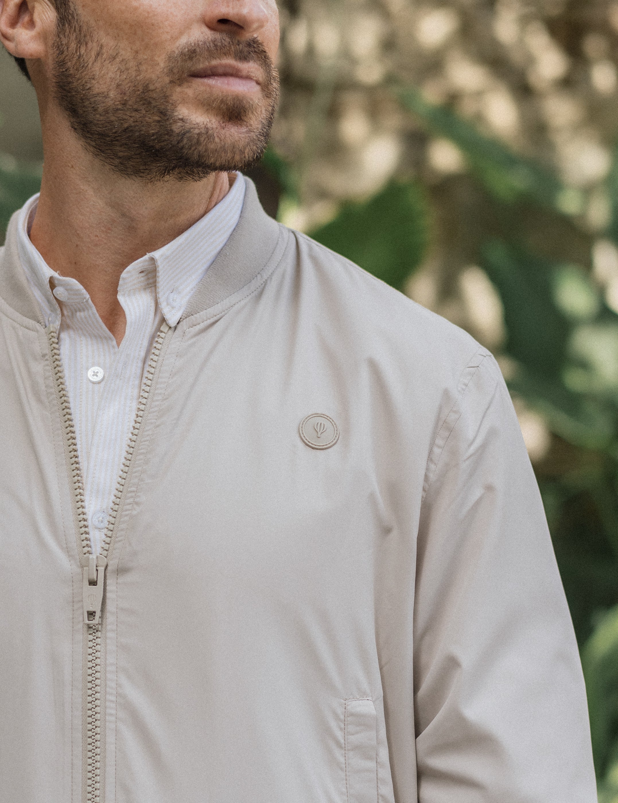 CAZADORA LIGERA BEIGE