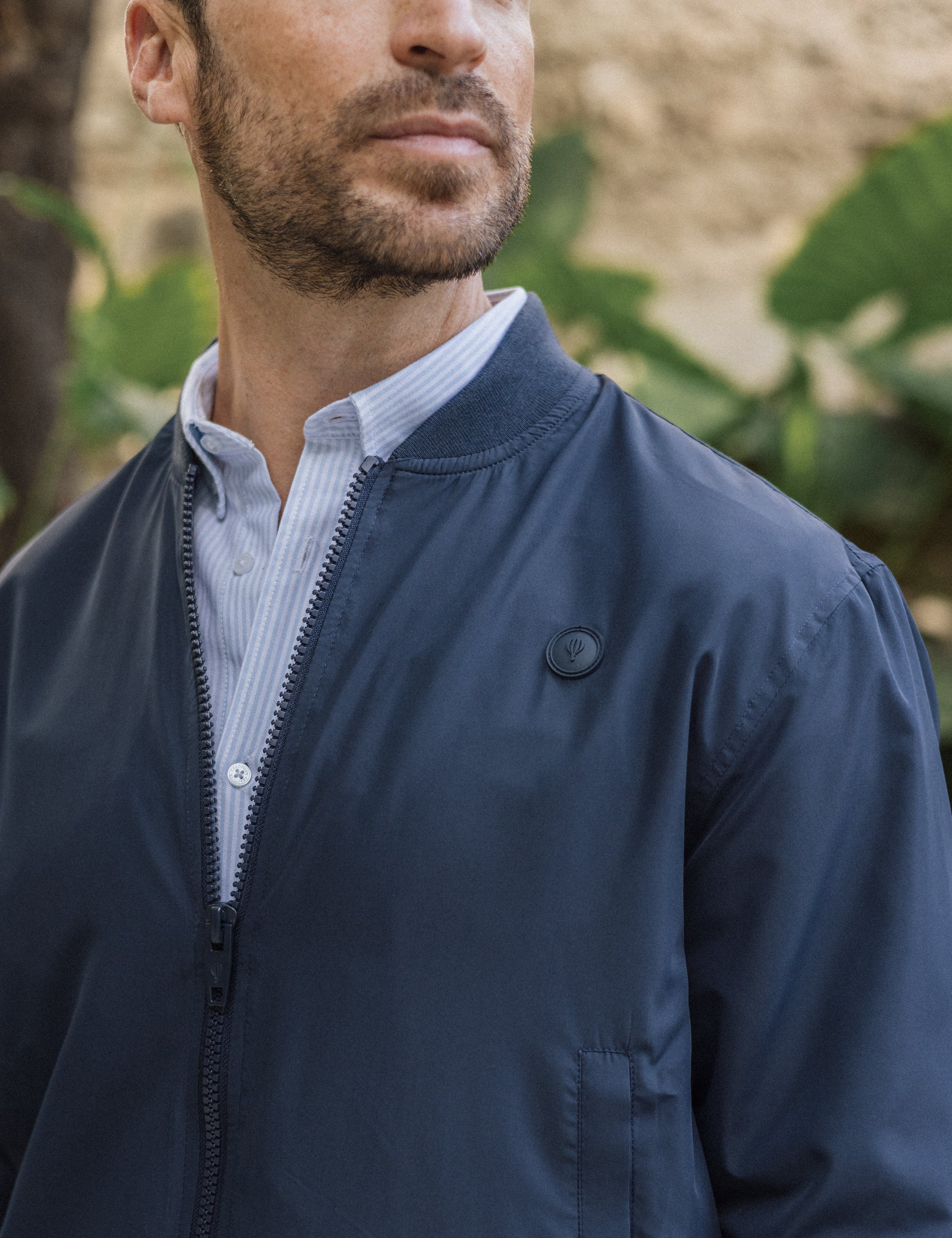 CAZADORA LIGERA AZUL