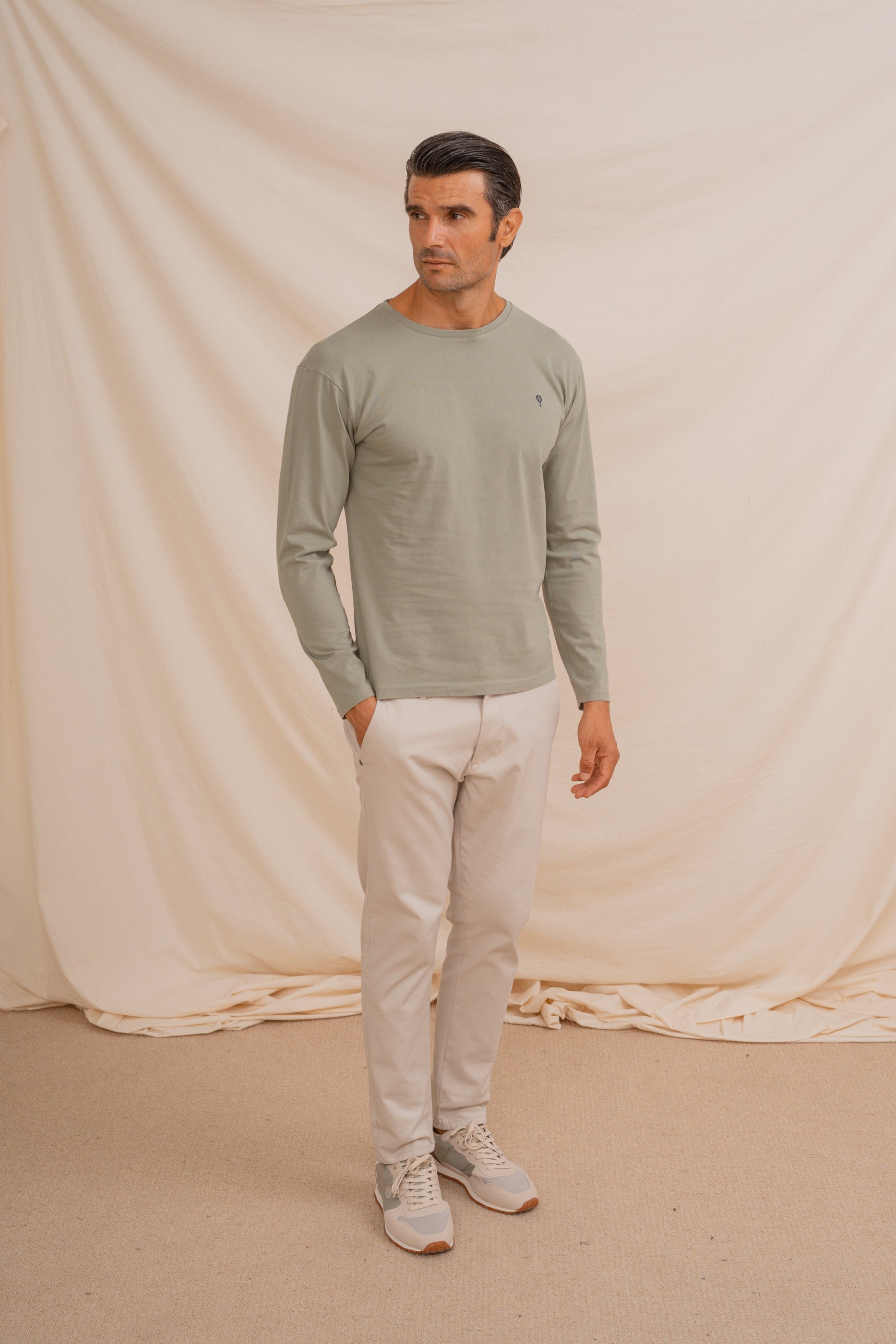 CAMISETA BASICA VERDE MANGA LARGA