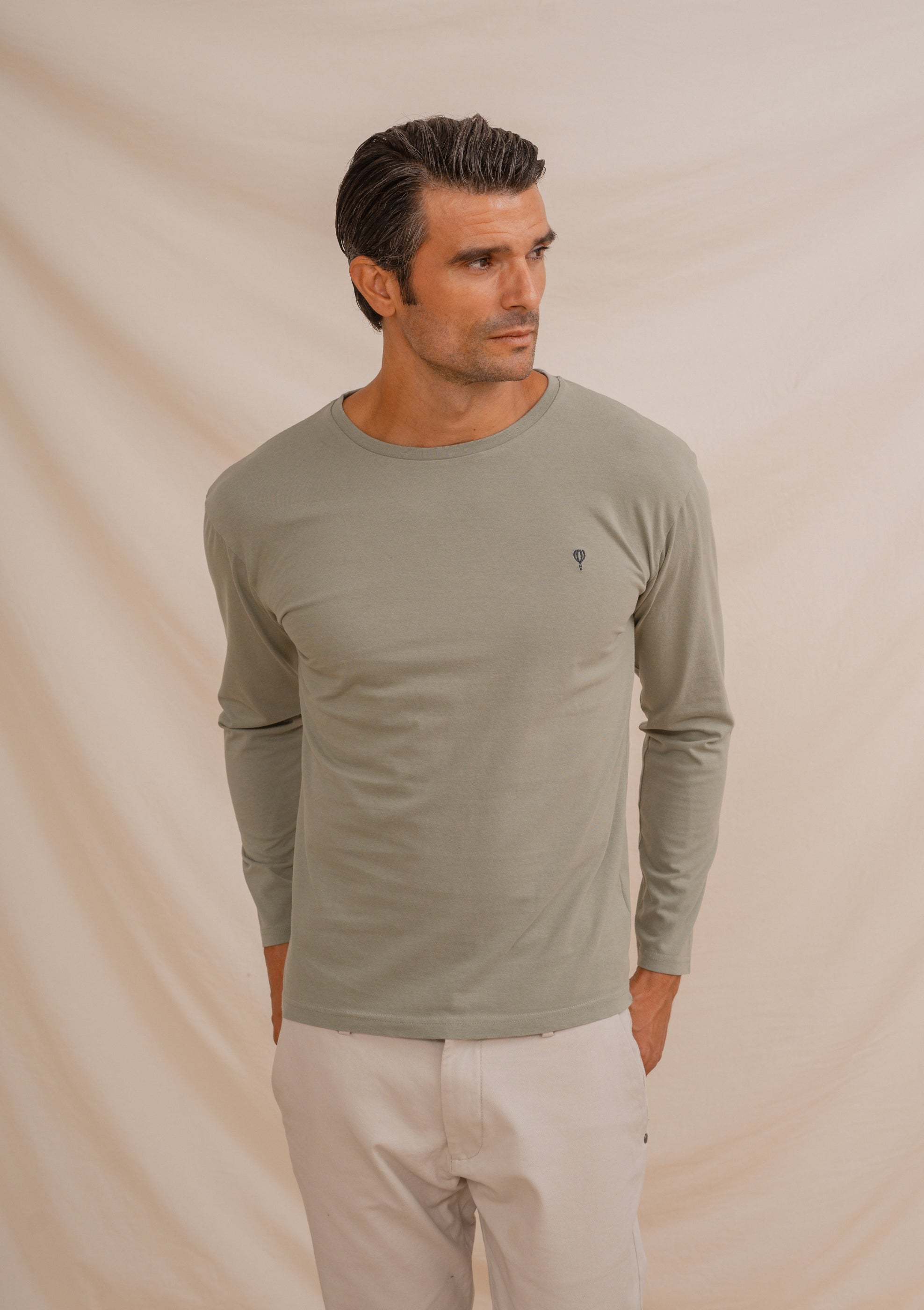 CAMISETA BASICA VERDE MANGA LARGA