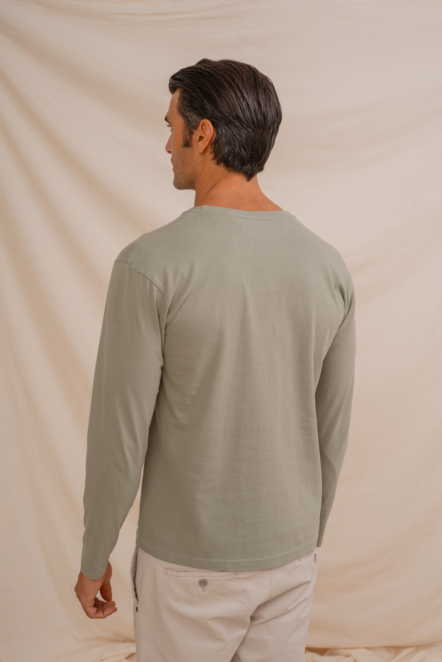 CAMISETA BASICA VERDE MANGA LARGA