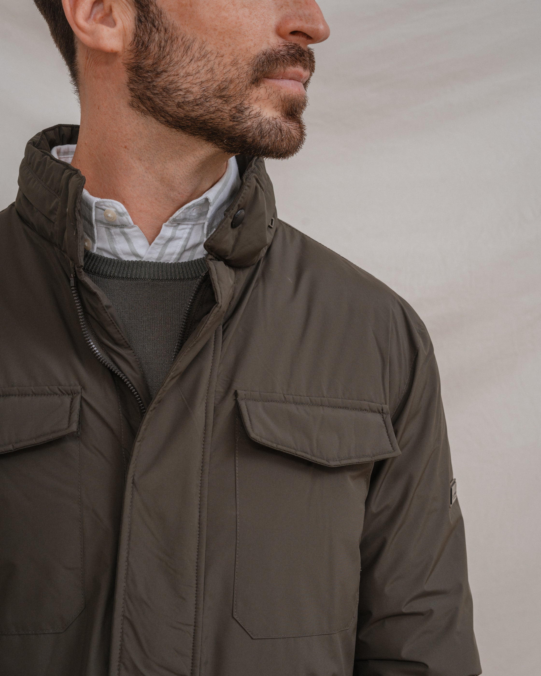 CHAQUETÓN MULTIBOLSILLOS VERDE