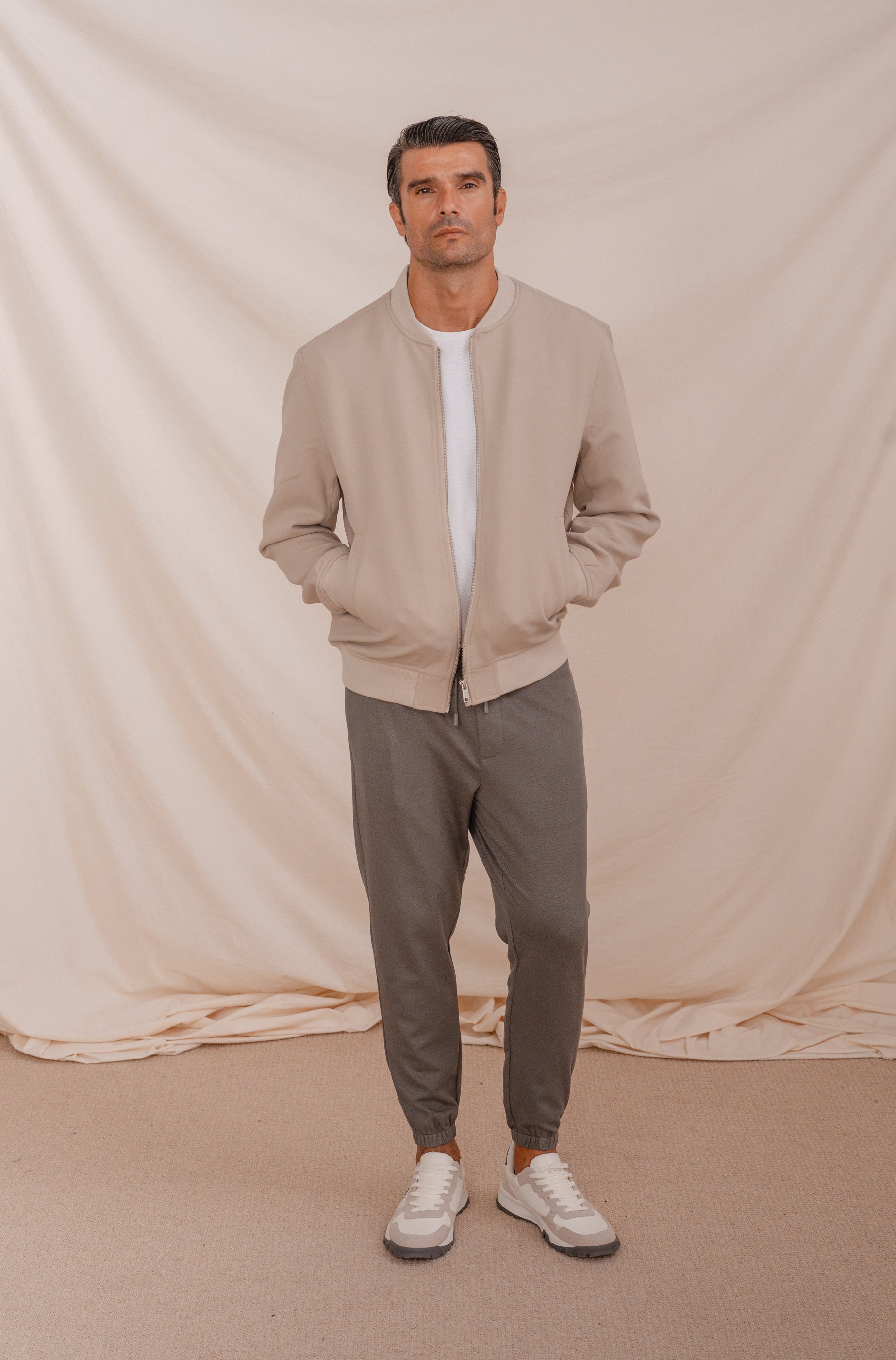 CAZADORA BOMBER DIAGONAL BEIGE