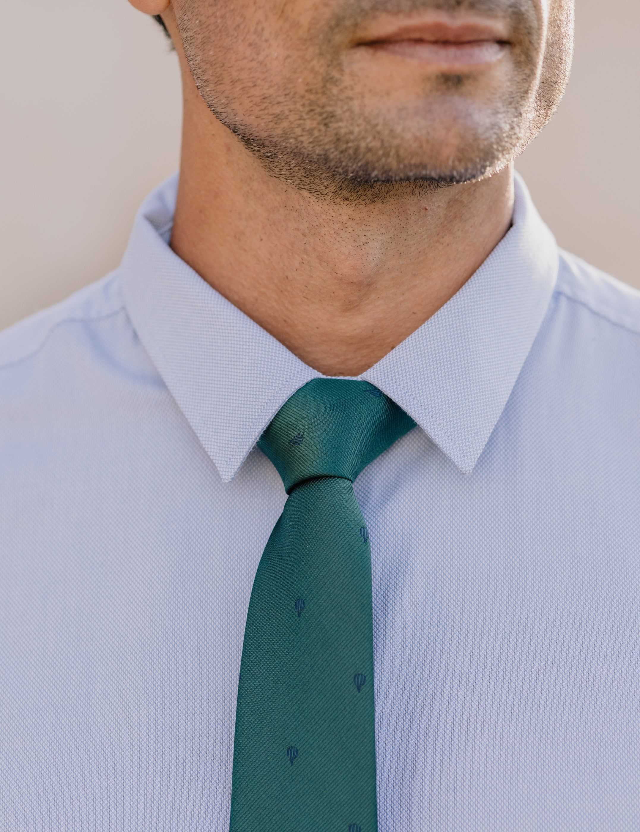 CORBATA VERDE GLOBO BORDADO