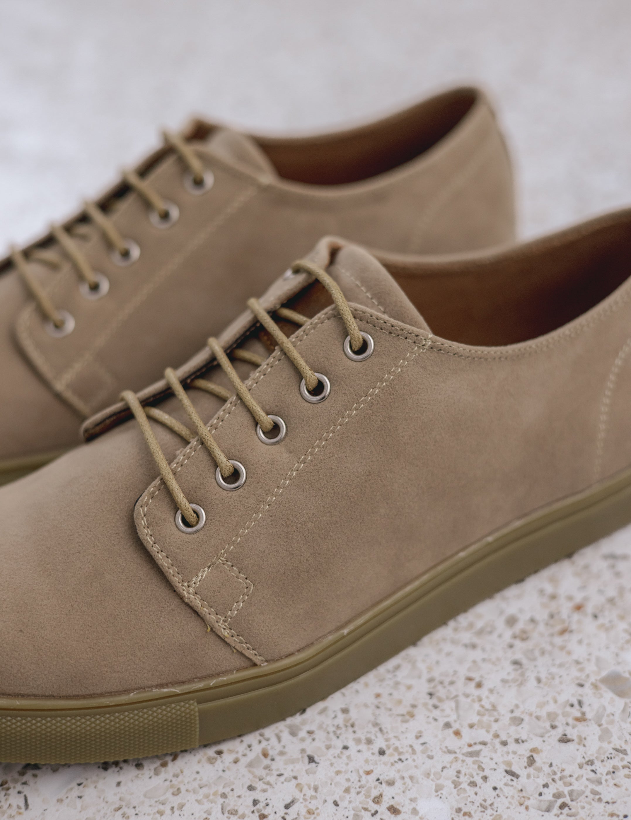 ZAPATO DEPORTIVO BEIGE