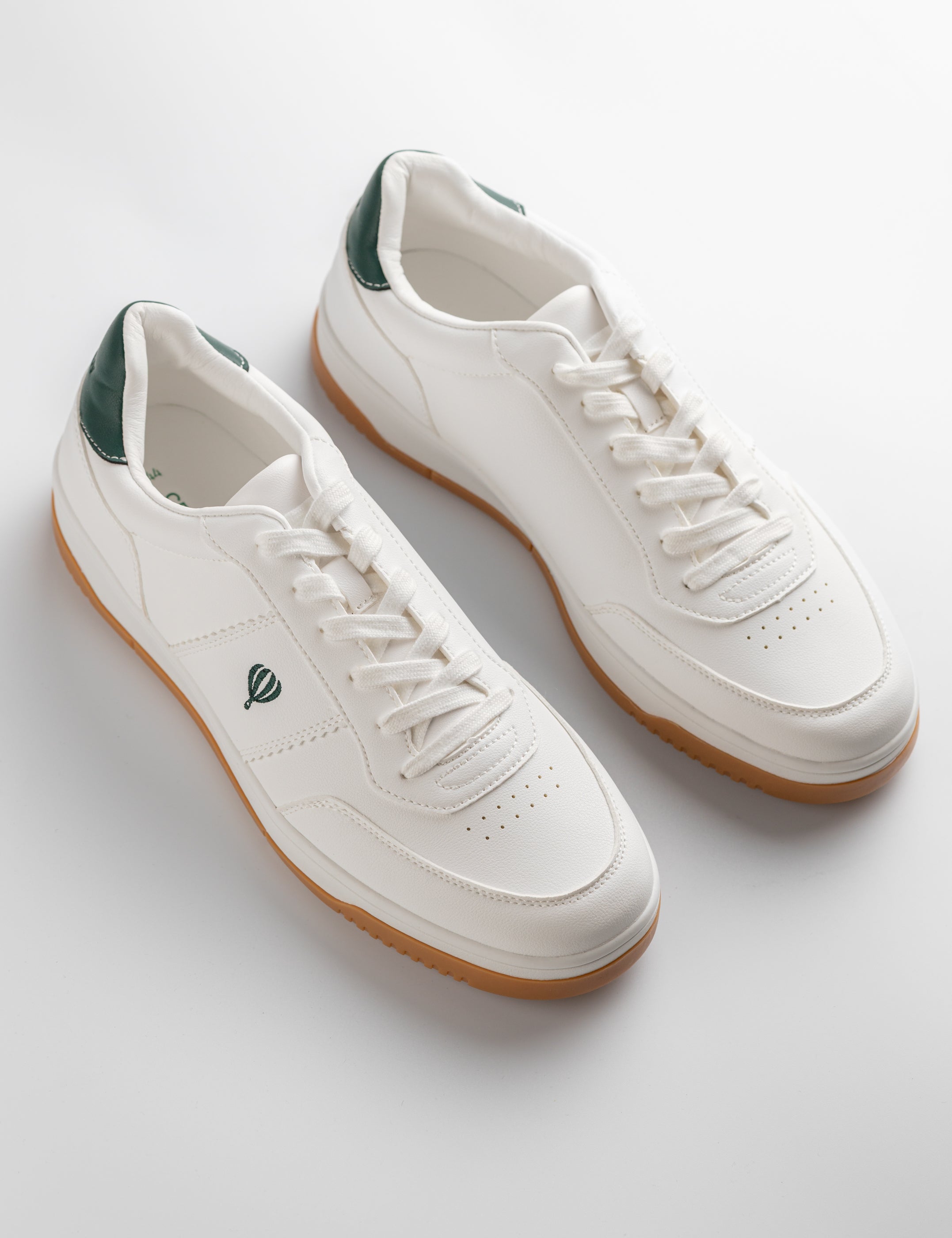 DEPORTIVAS BLANCAS