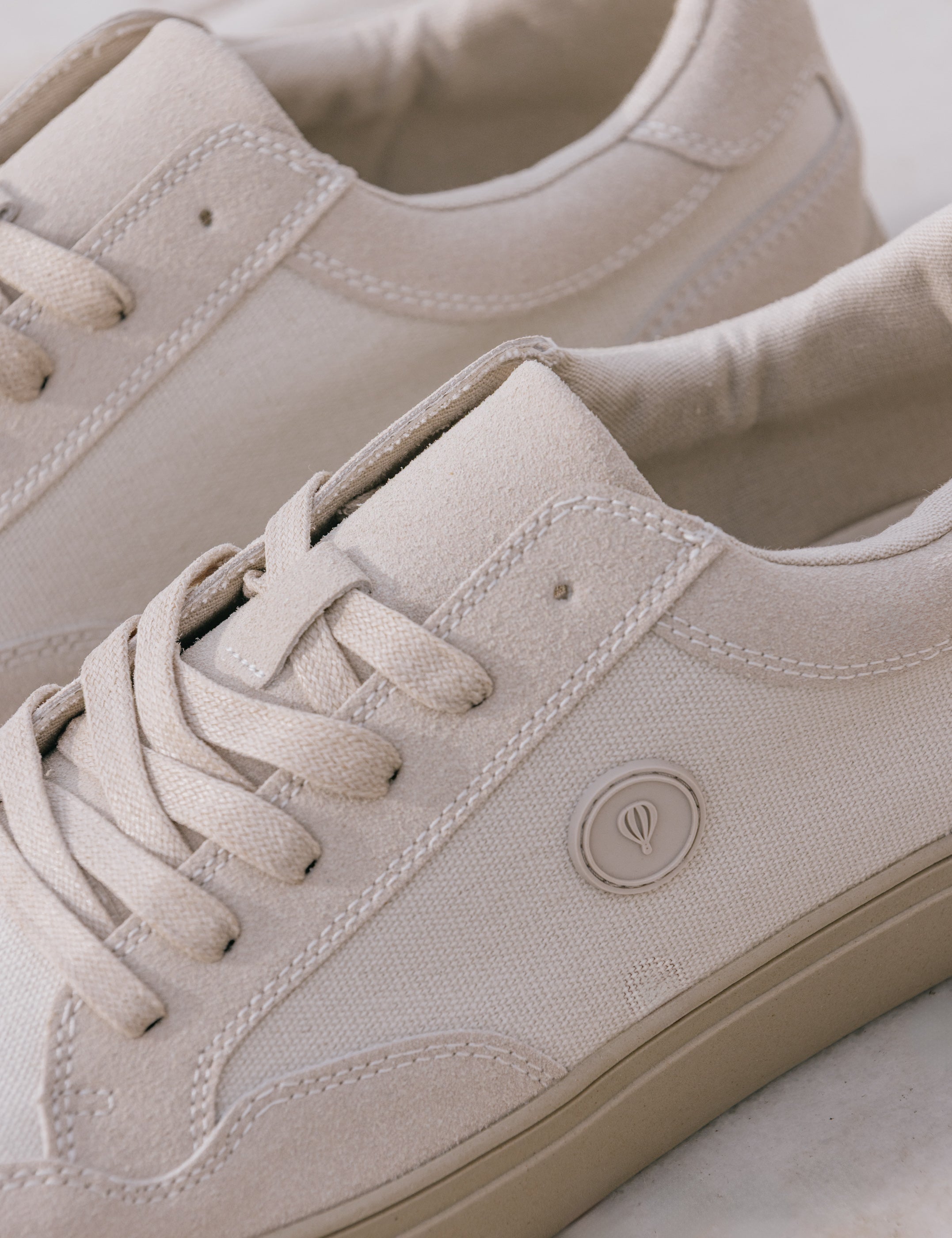 SNEAKERS BEIGE LOGO
