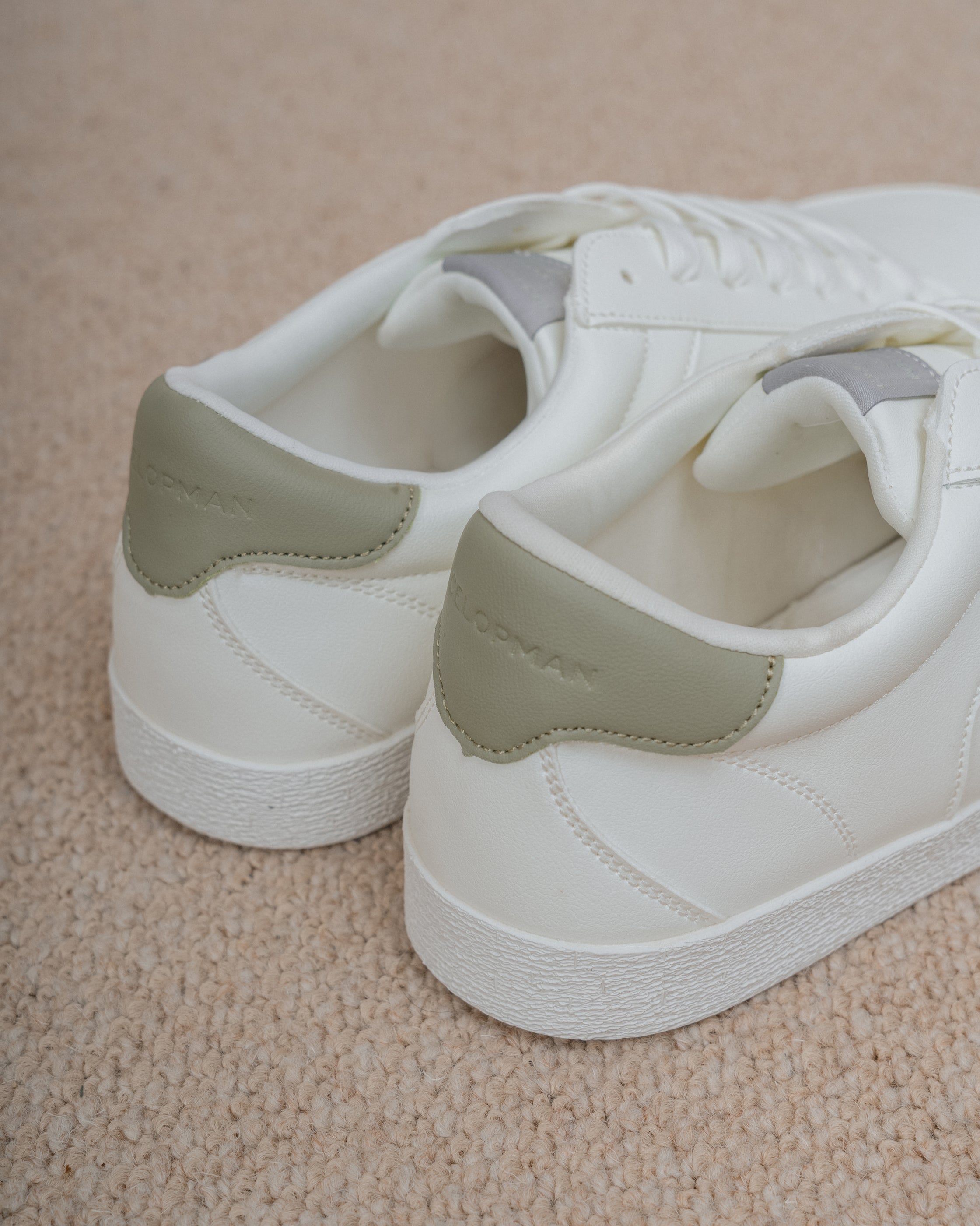 SNEAKERS BLANCA LOGO