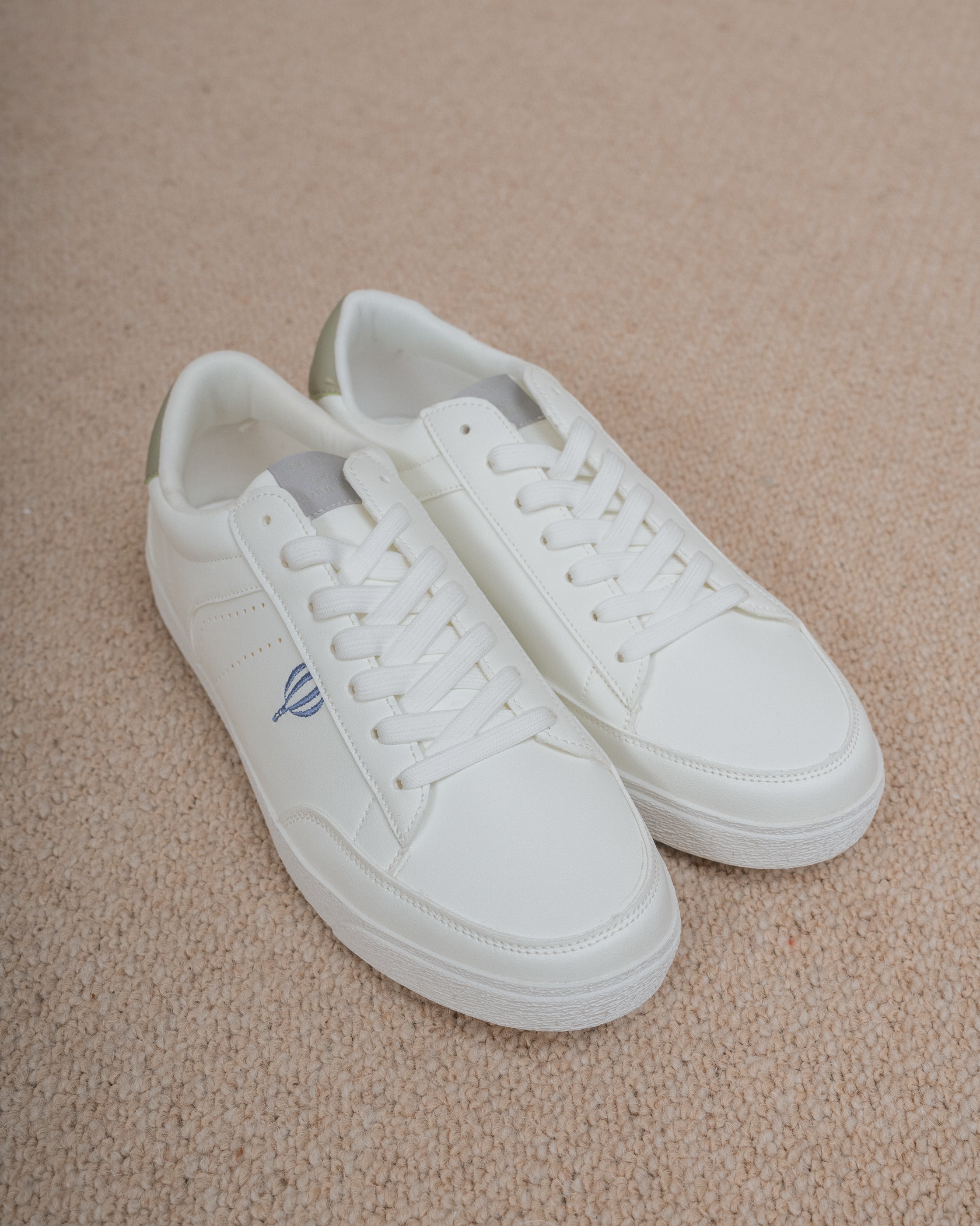 SNEAKERS BLANCA LOGO