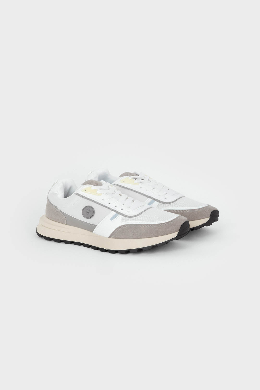 DEPORTIVAS BLANCAS PUNTERA CONTRASTE