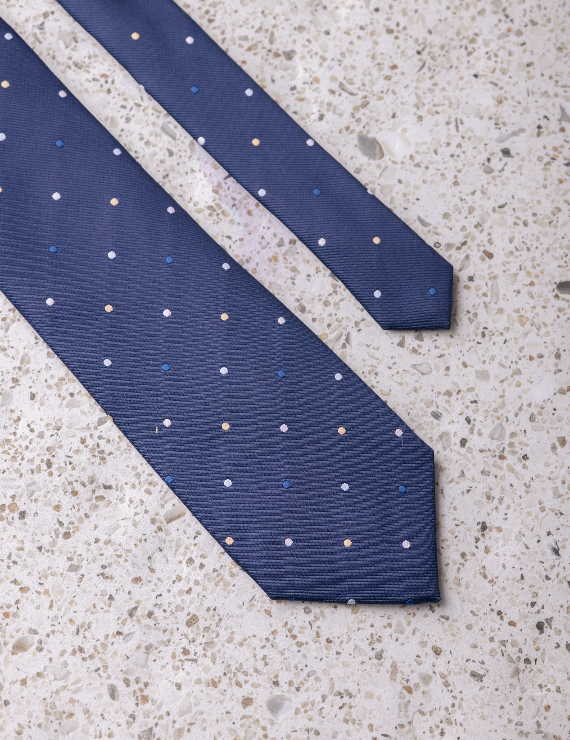 CORBATA AZUL TOPOS COLORES