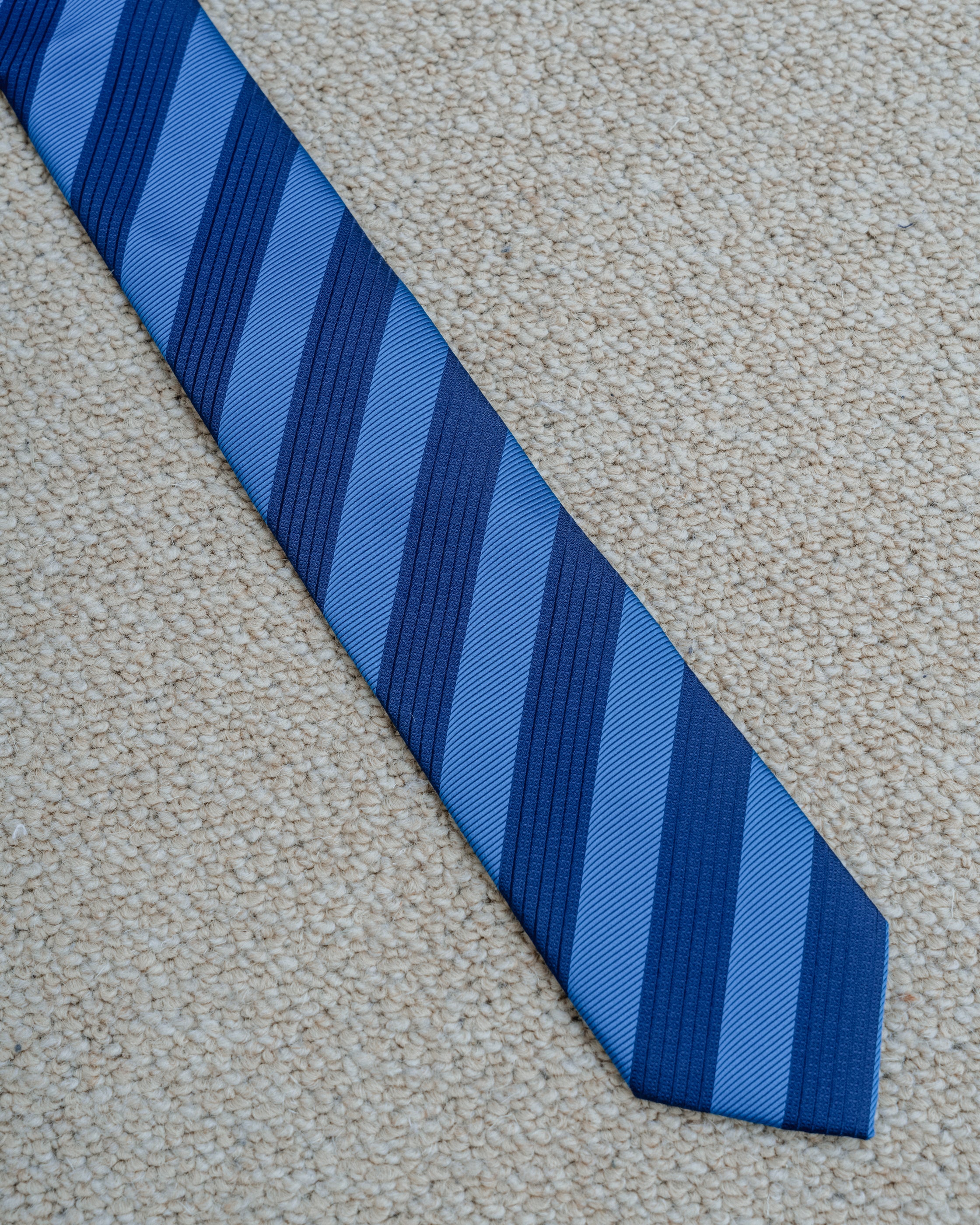 CORBATA RAYA DIAGONAL