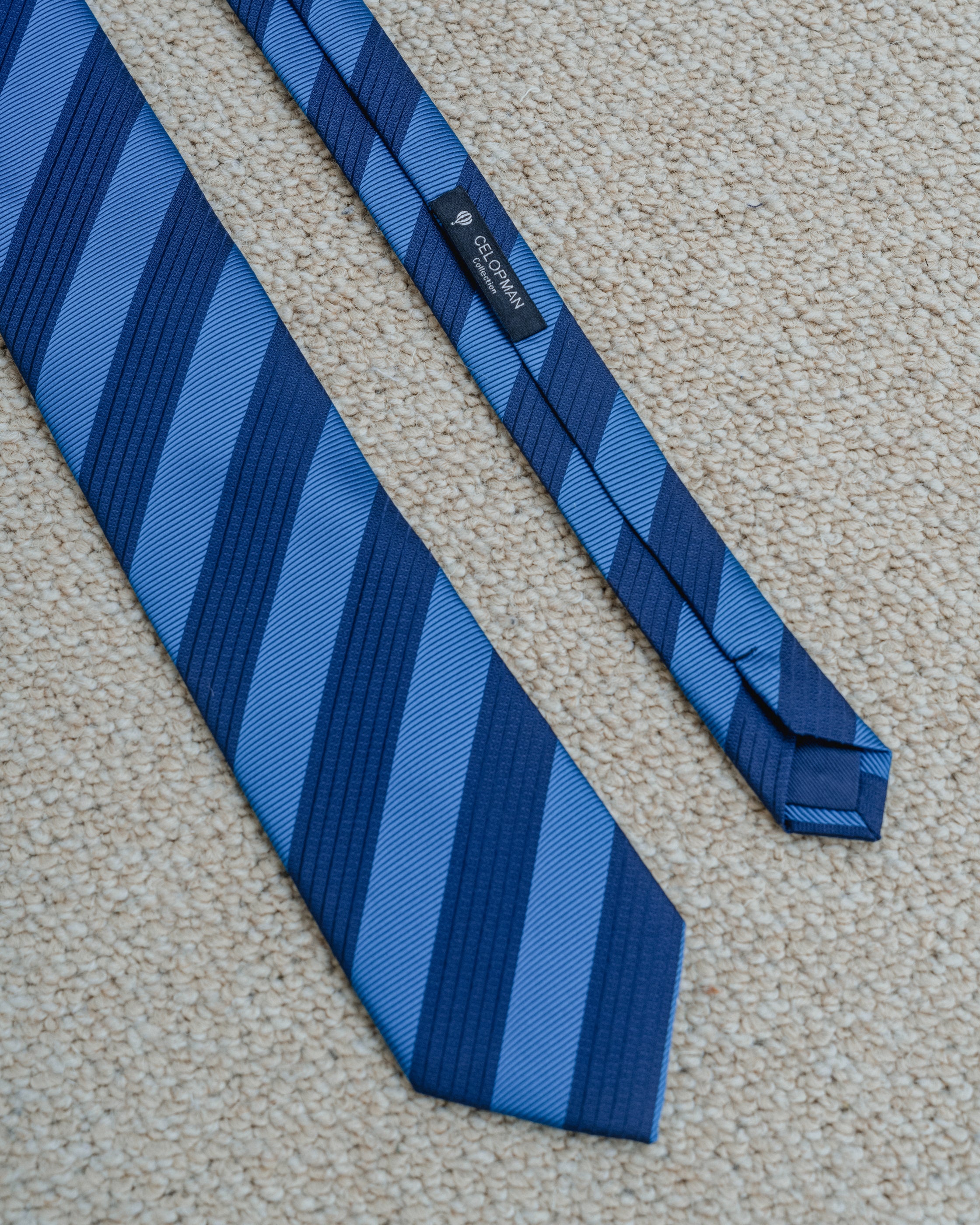 CORBATA RAYA DIAGONAL