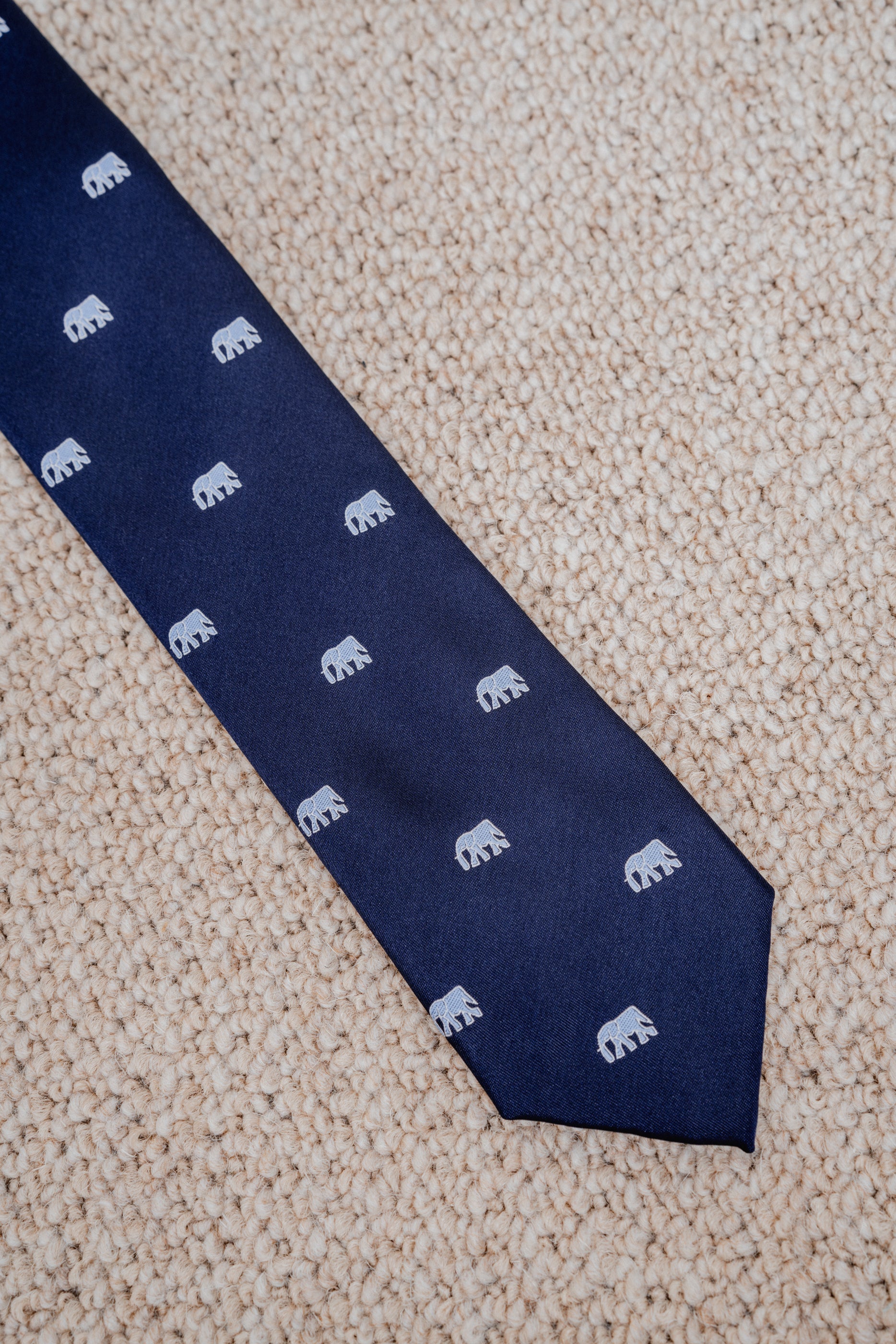 CORBATA AZUL DISEÑO ELEFANTE