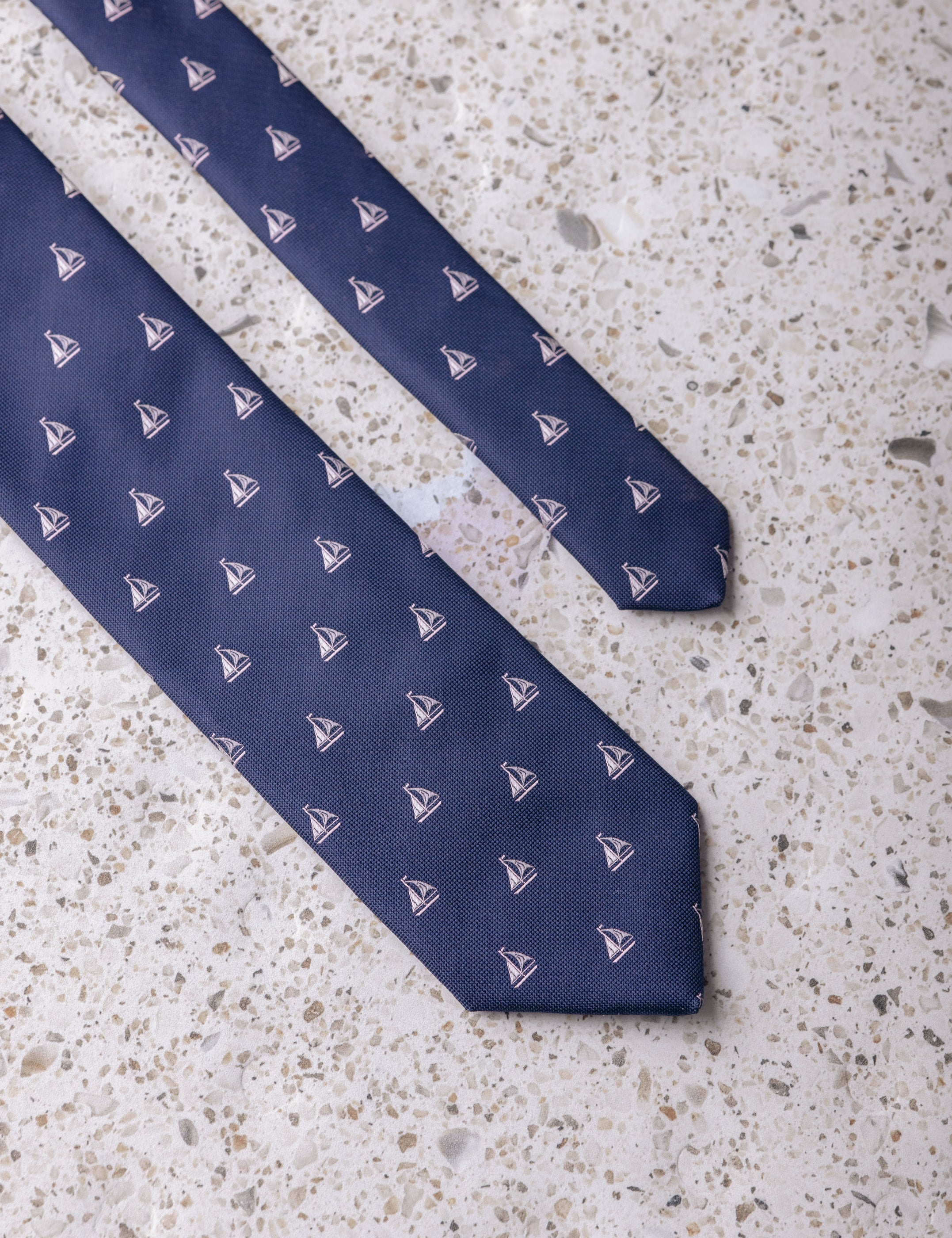 CORBATA BORDADA VELEROS