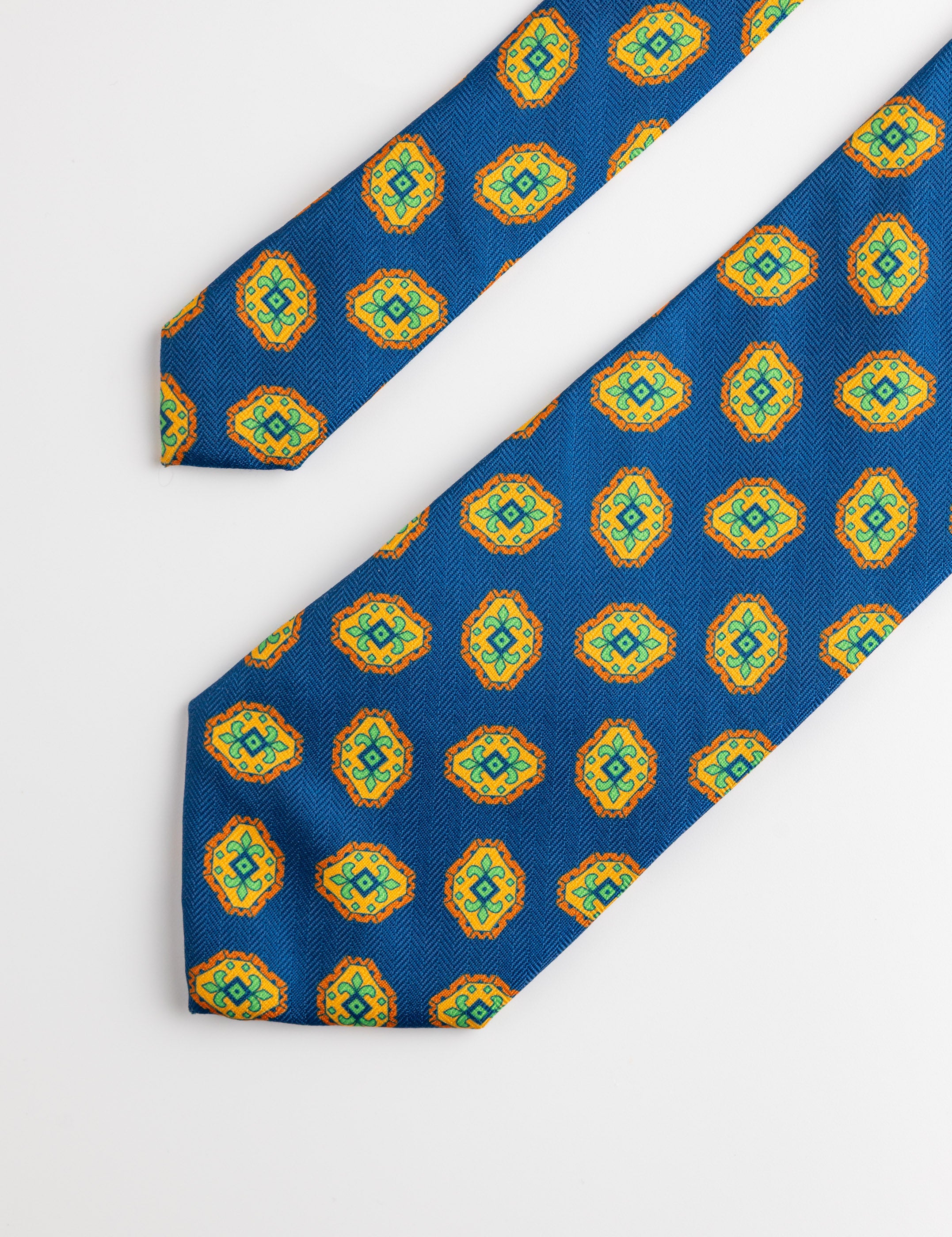 CORBATA AZUL DIBUJOS