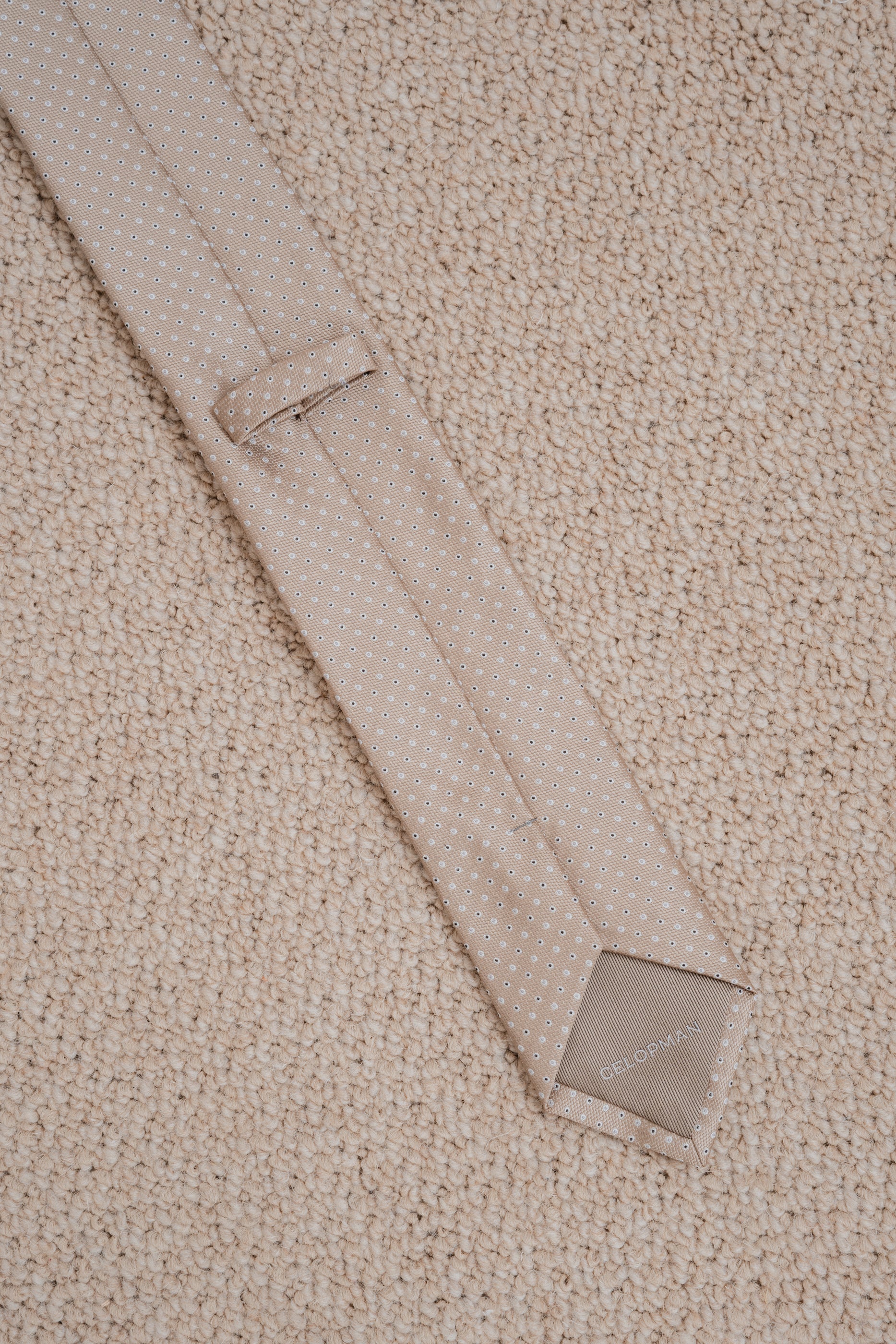 CORBATA BEIGE TOPOS