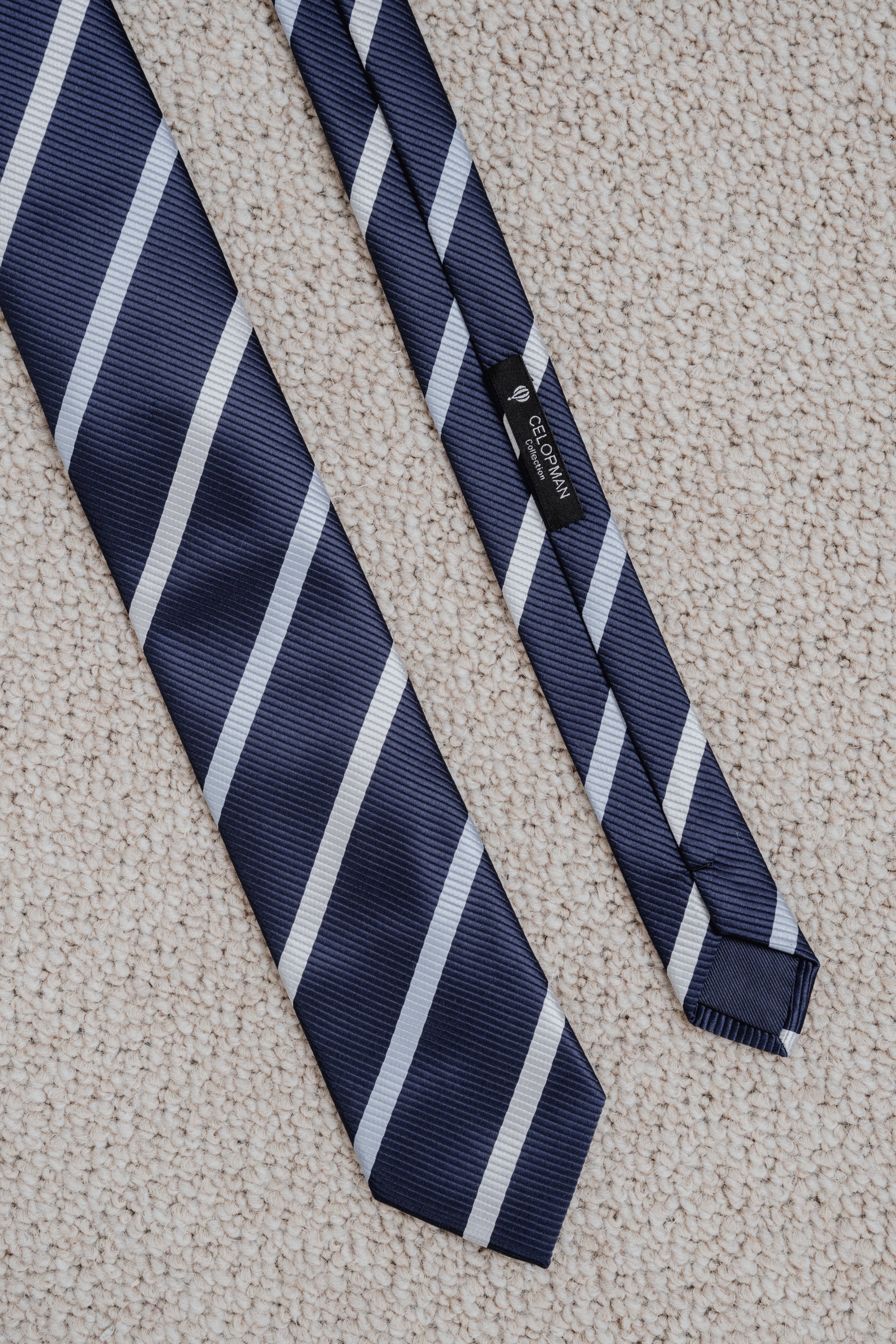 CORBATA RAYA DIAGONAL