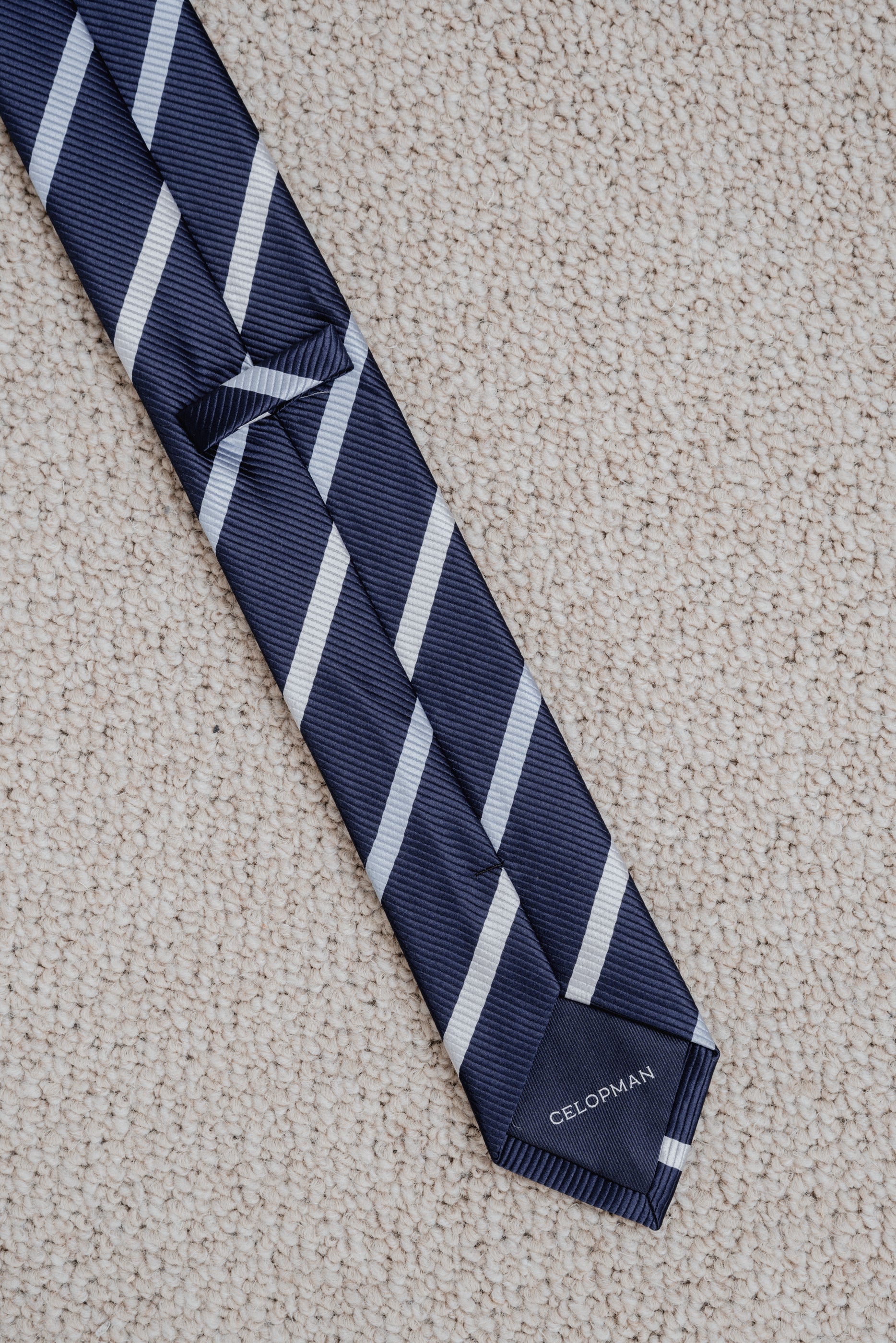 CORBATA RAYA DIAGONAL