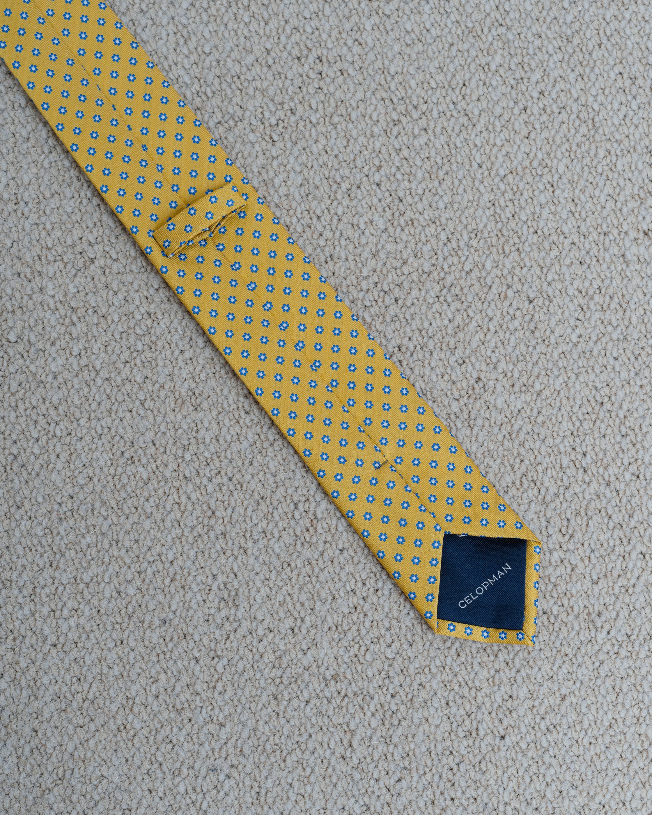CORBATA AMARILLA DISEÑO FLOR