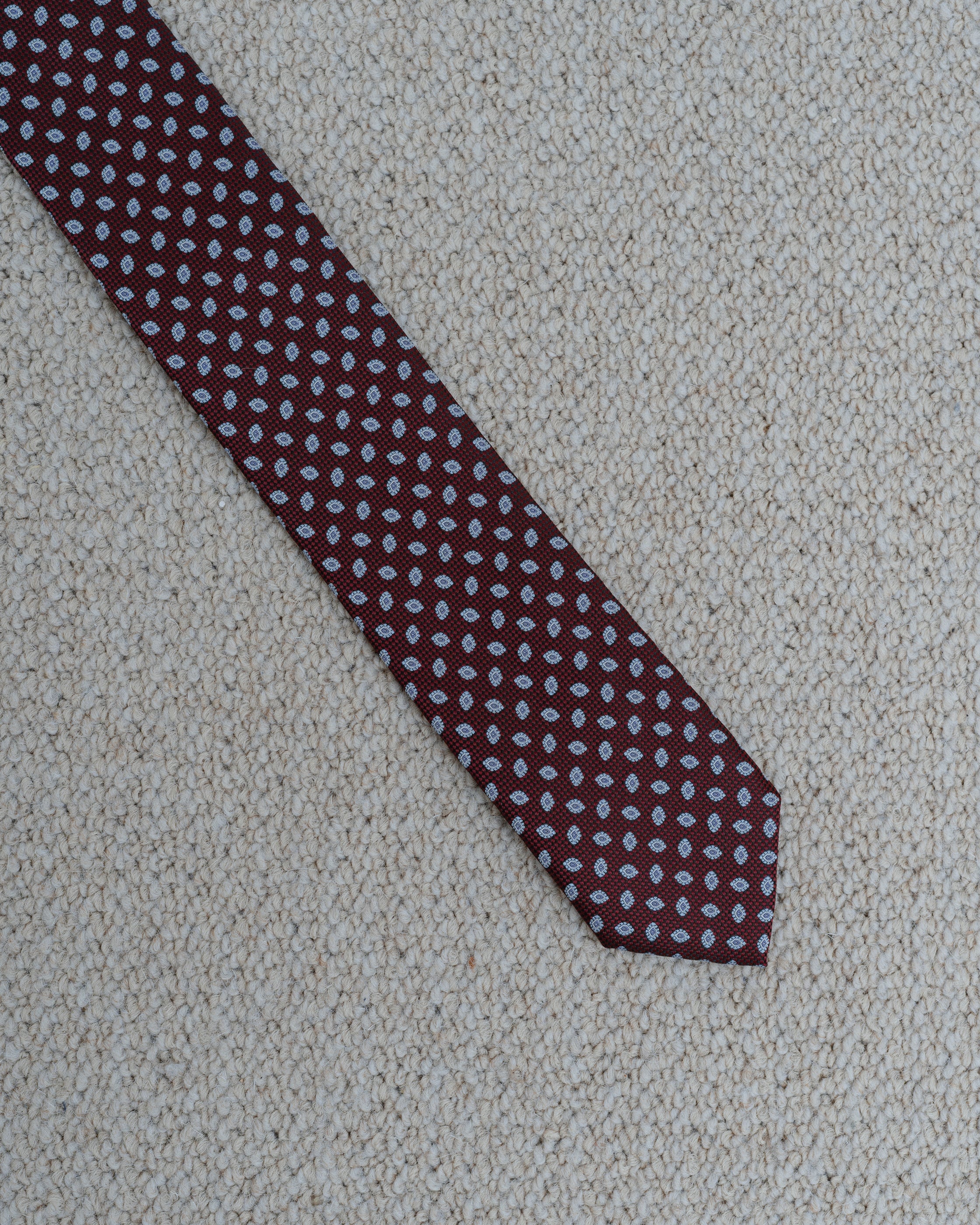 CORBATA BURDEOS DISEÑO