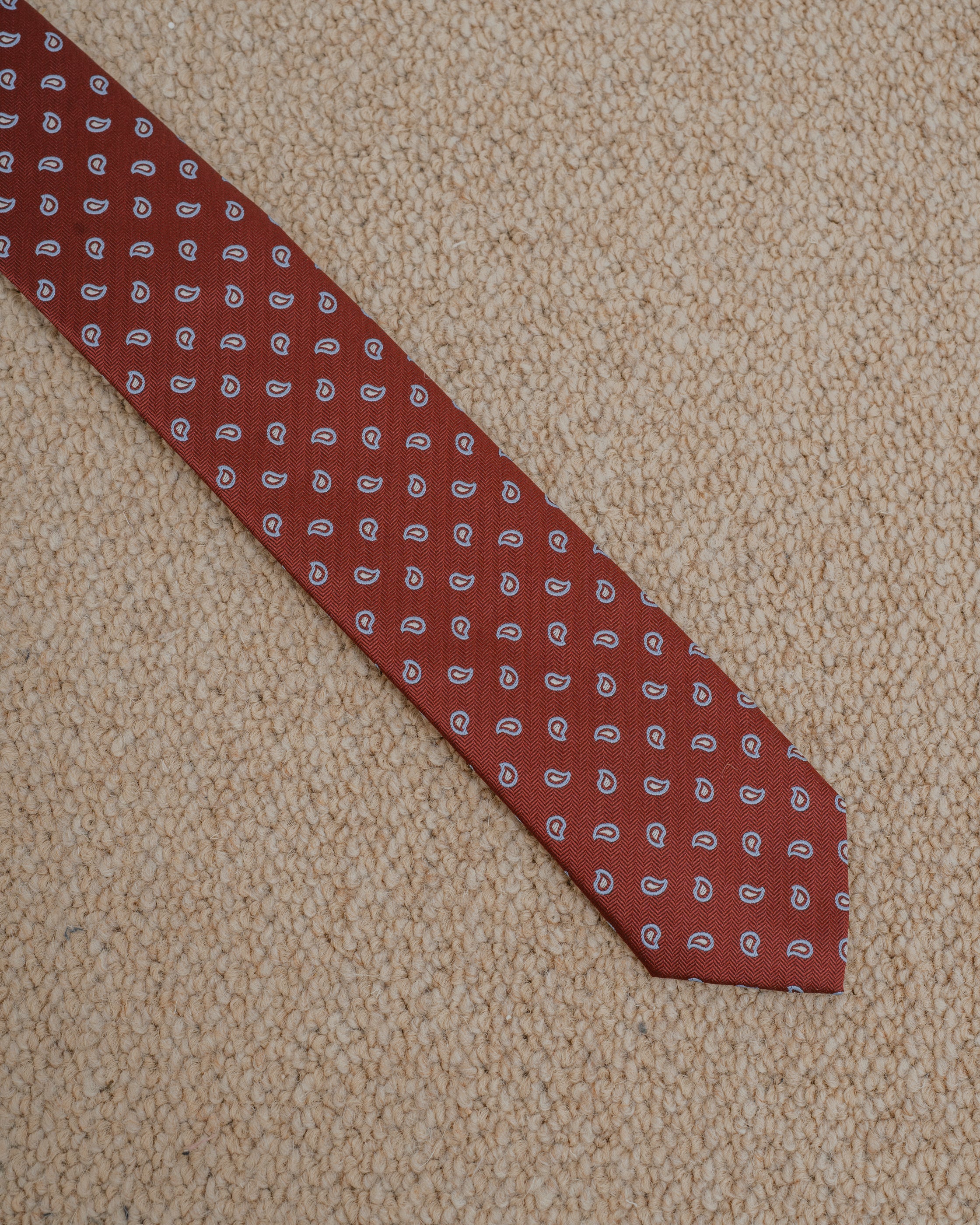 CORBATA BURDEOS DIBUJO