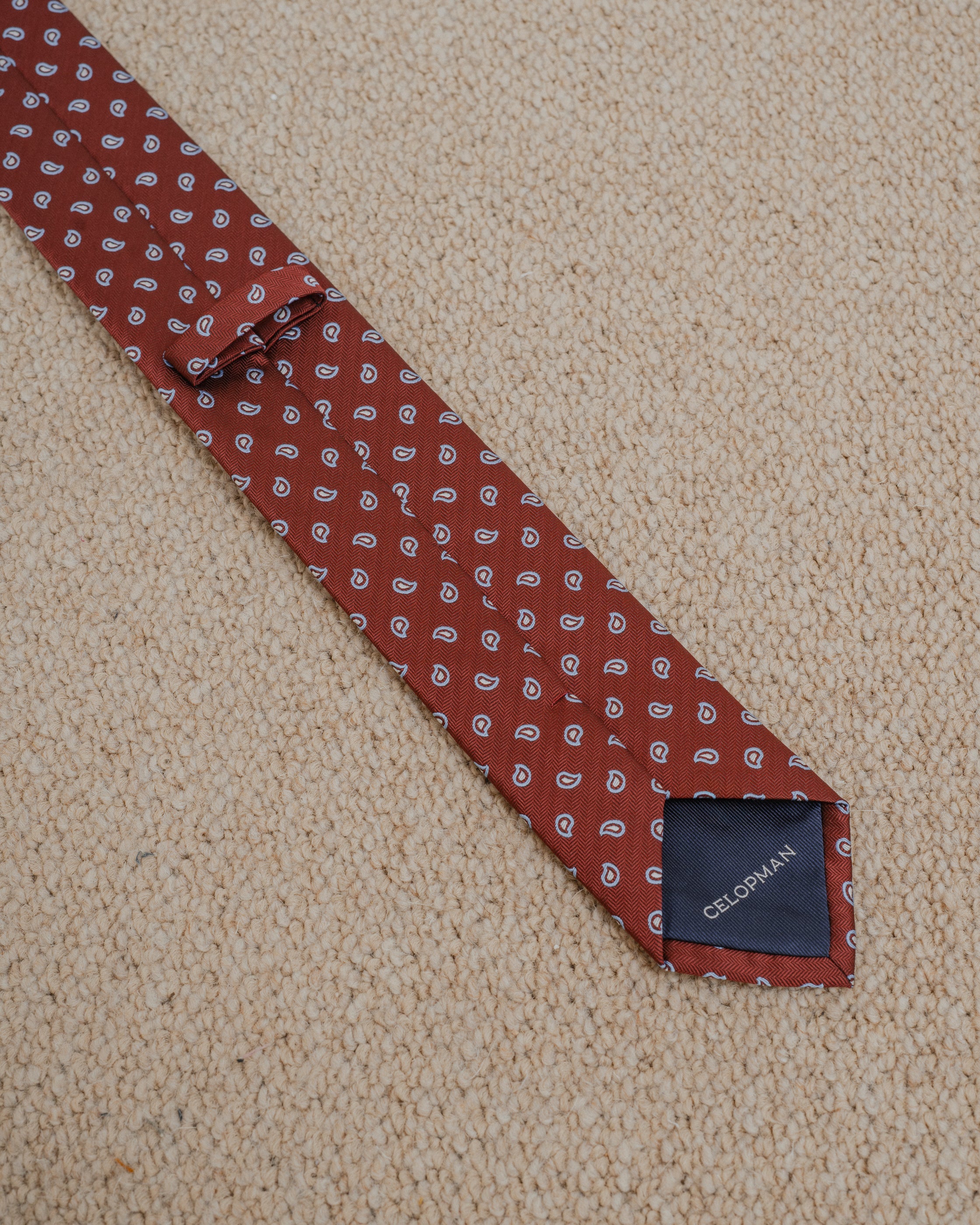 CORBATA BURDEOS DIBUJO
