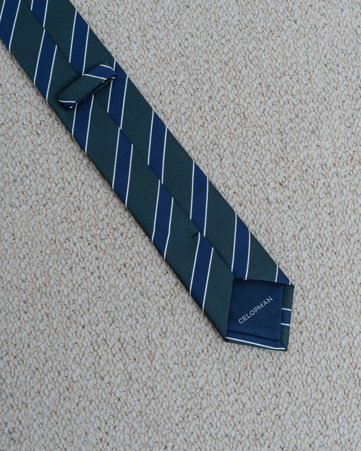 GRAVATA VERDE LISTRA DIAGONAL