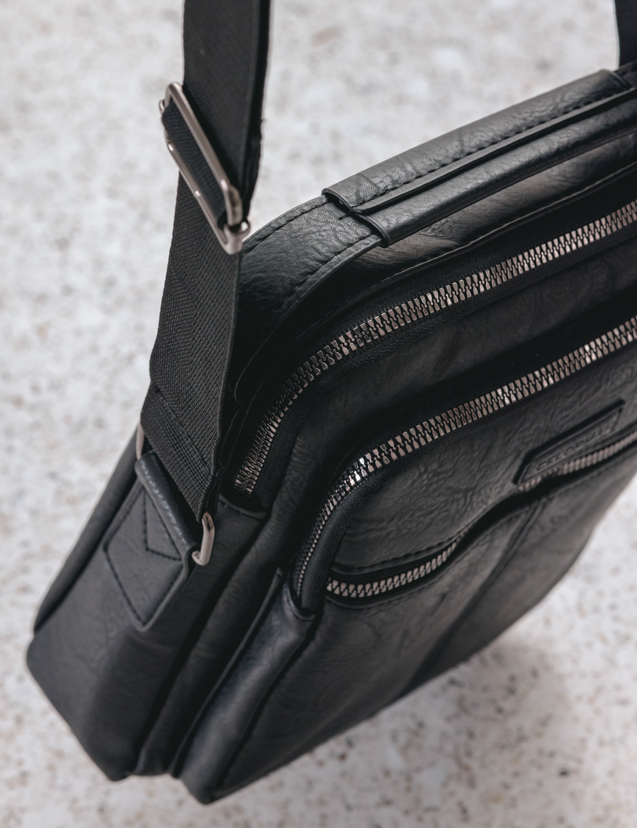BOLSO BANDOLERA HOMBRE