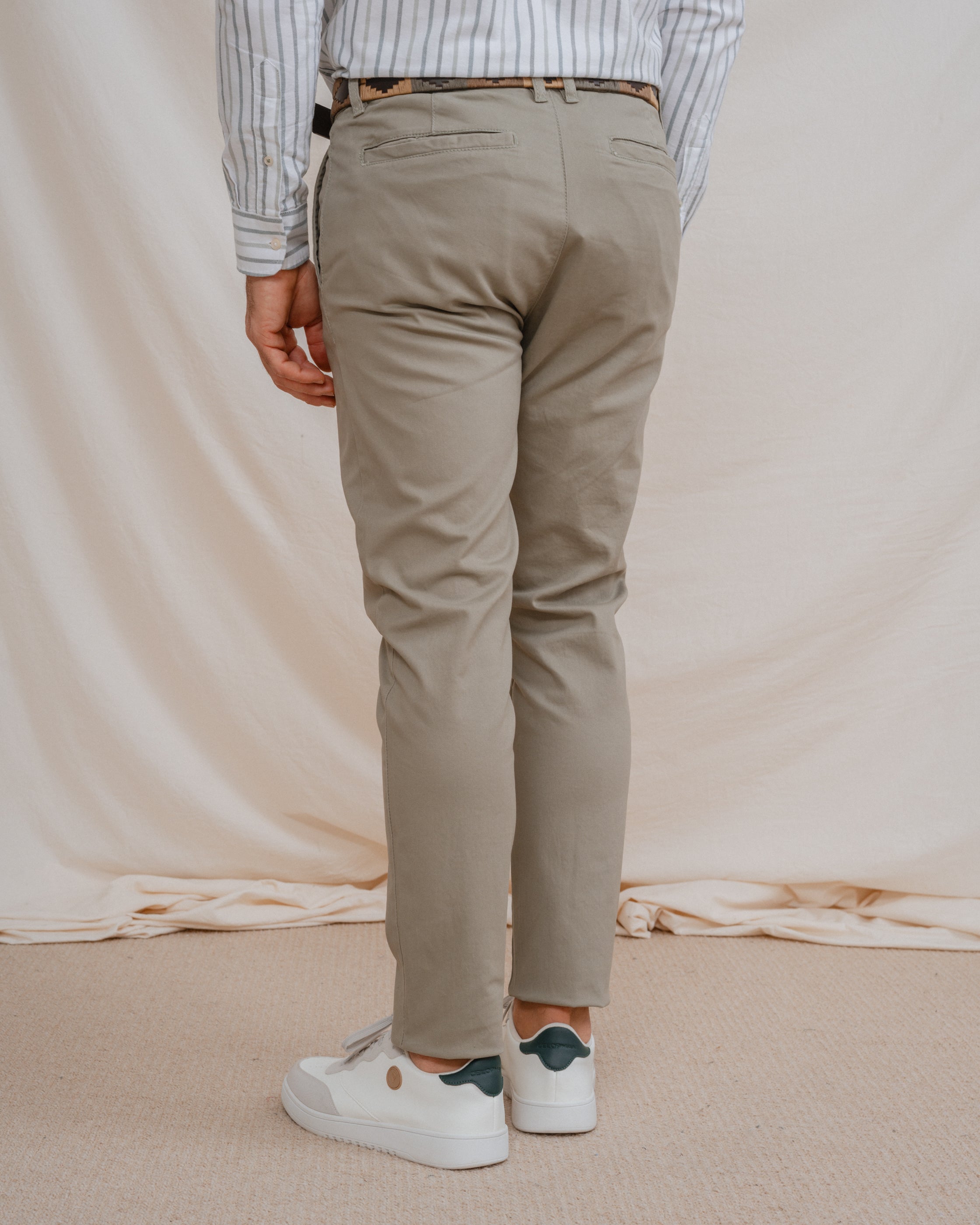 CHINO BÁSICO SLIM VERDE