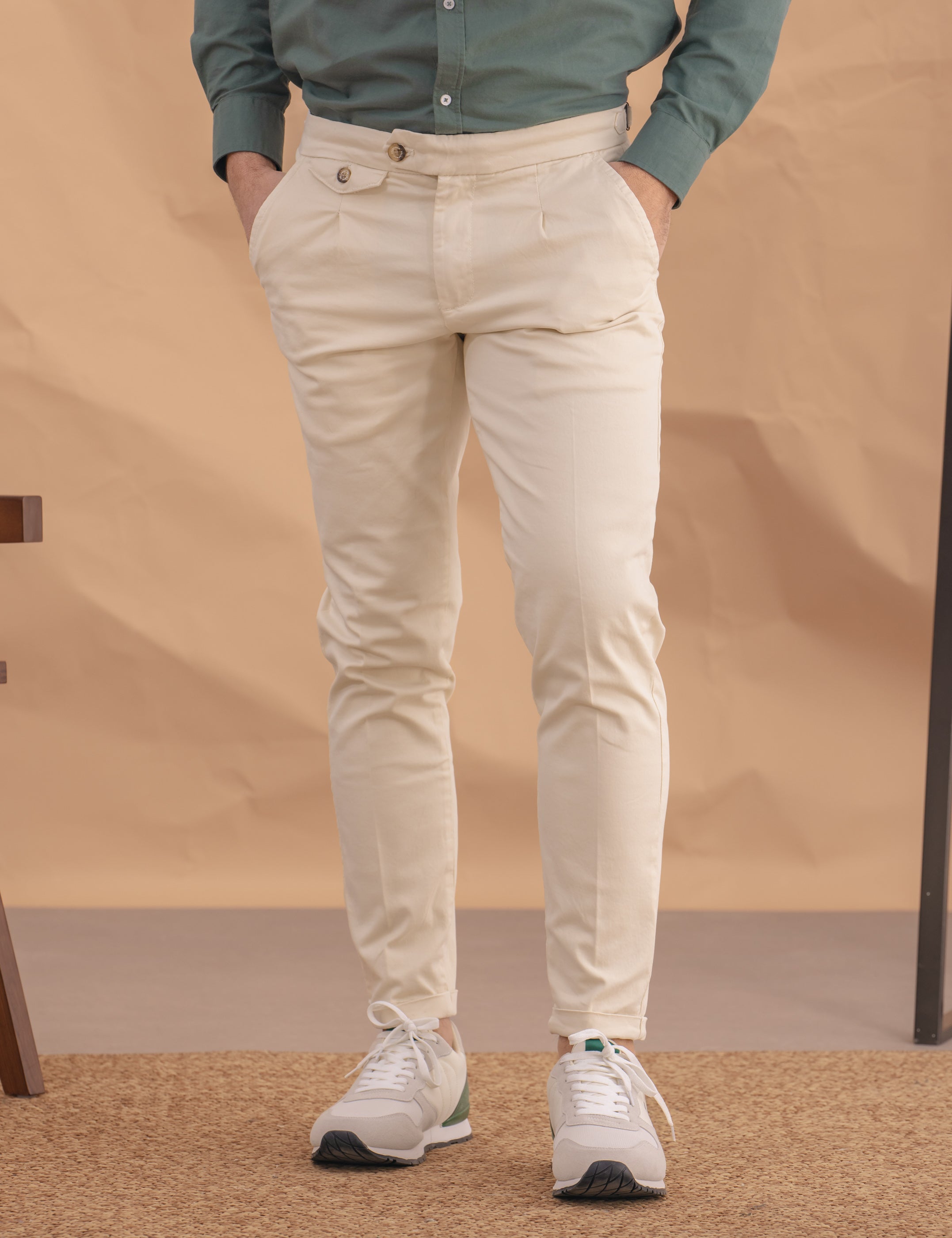 CHINO CASUAL SLIM CON PINZAS BEIGE