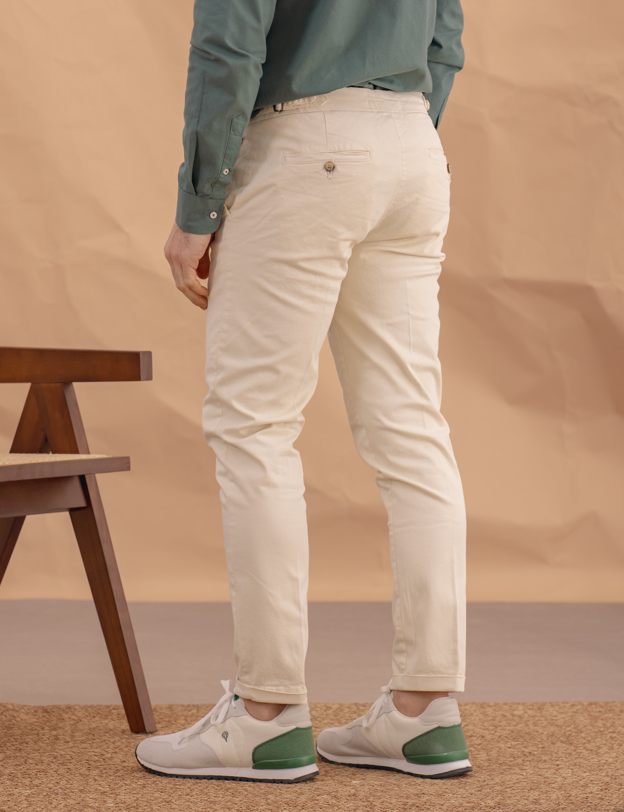CHINO CASUAL SLIM CON PINZAS BEIGE