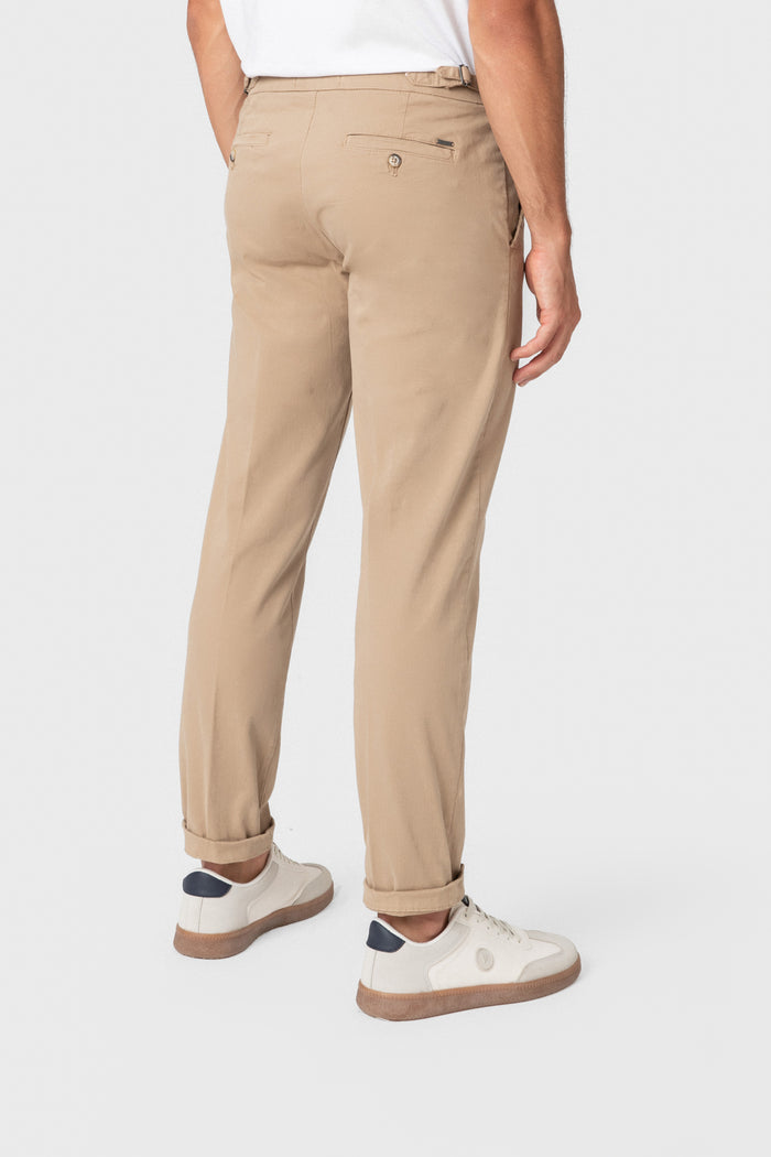 PANTALÓN CHINO SLIM PINZAS