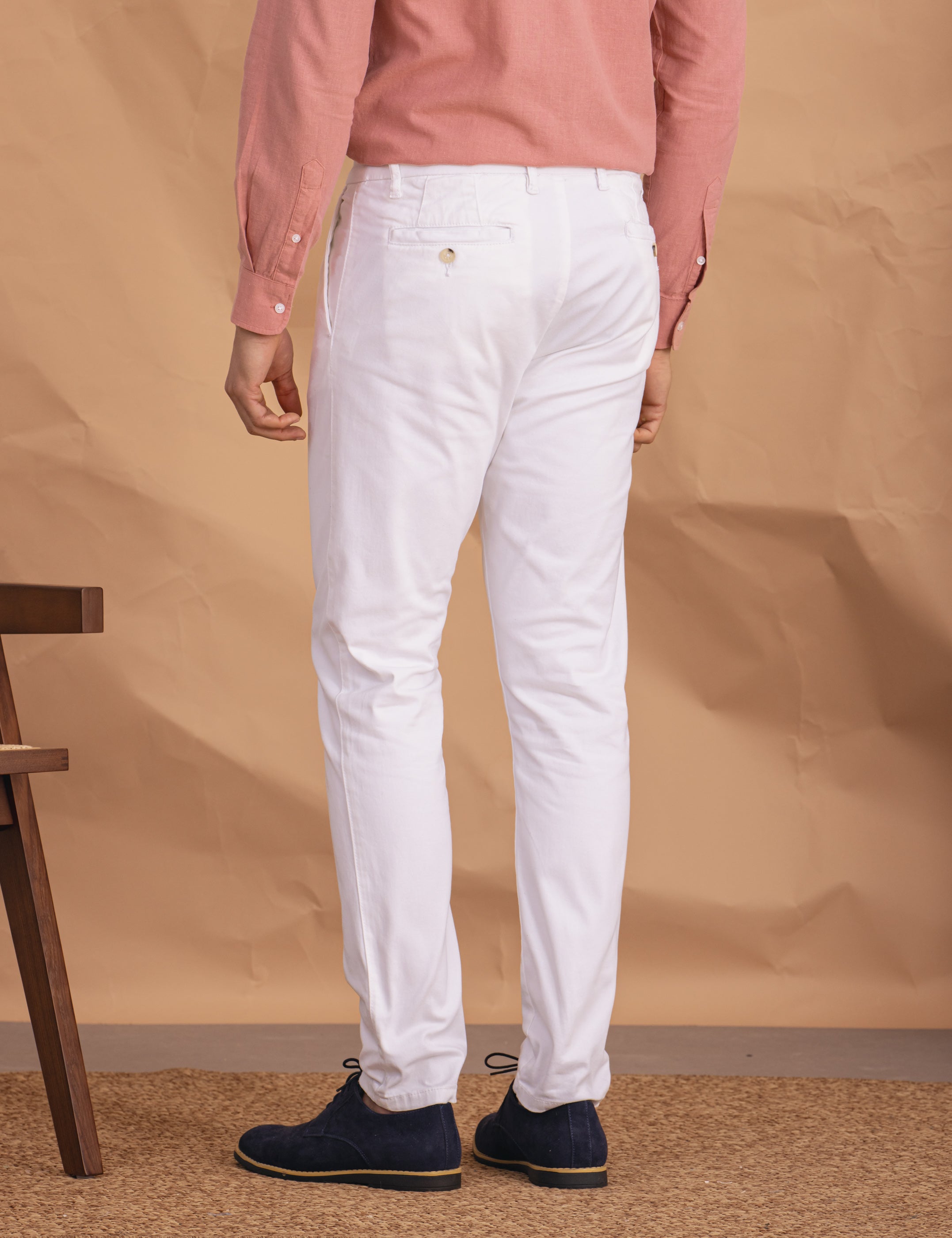 PANTALÓN CASUAL SLIM CON PINZAS BLANCO