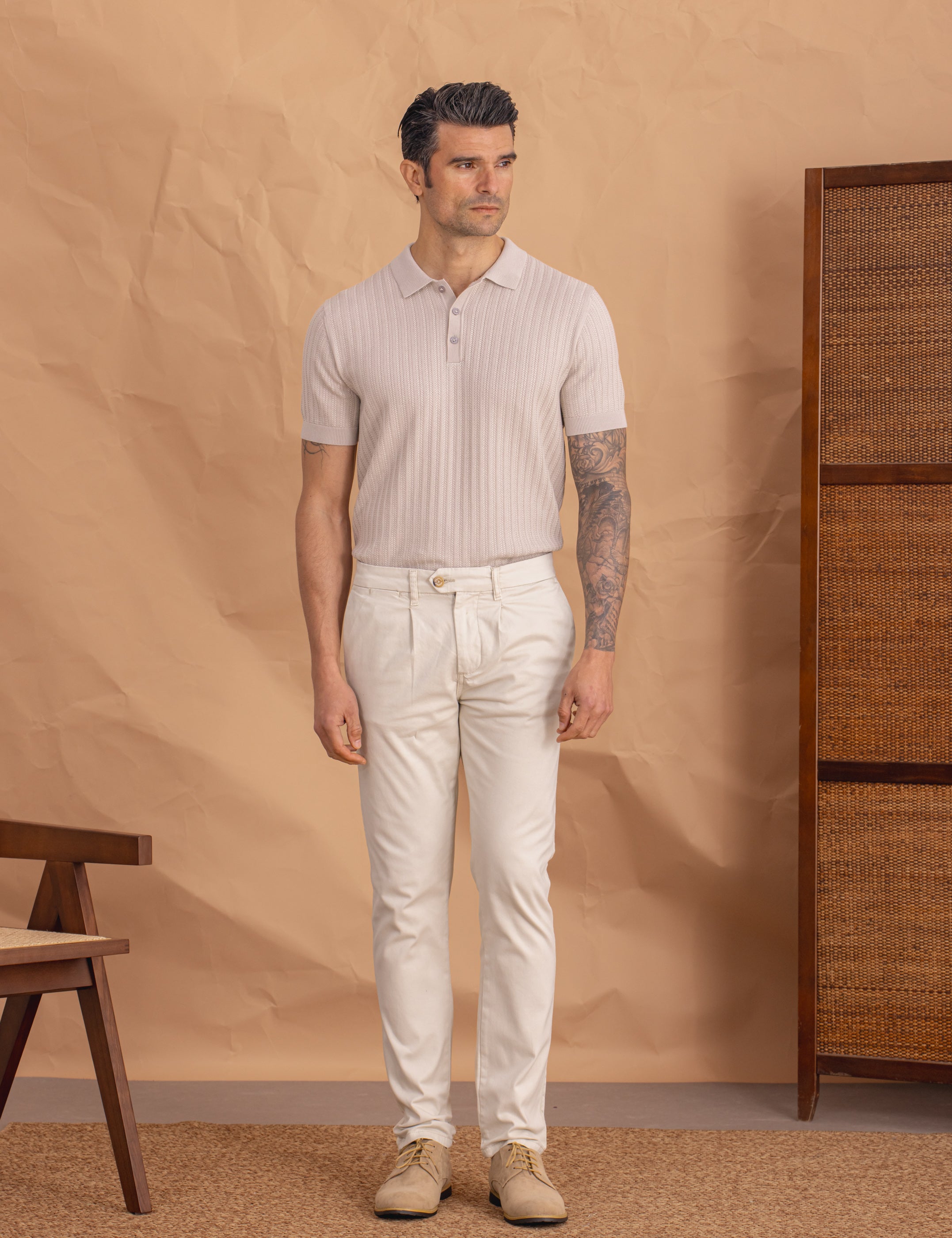 PANTALÓN CASUAL SLIM CON PINZAS BEIGE