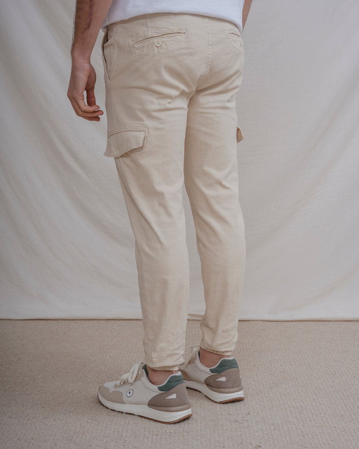 PANTALÓN CHINO CARGO CON GOMA BEIGE