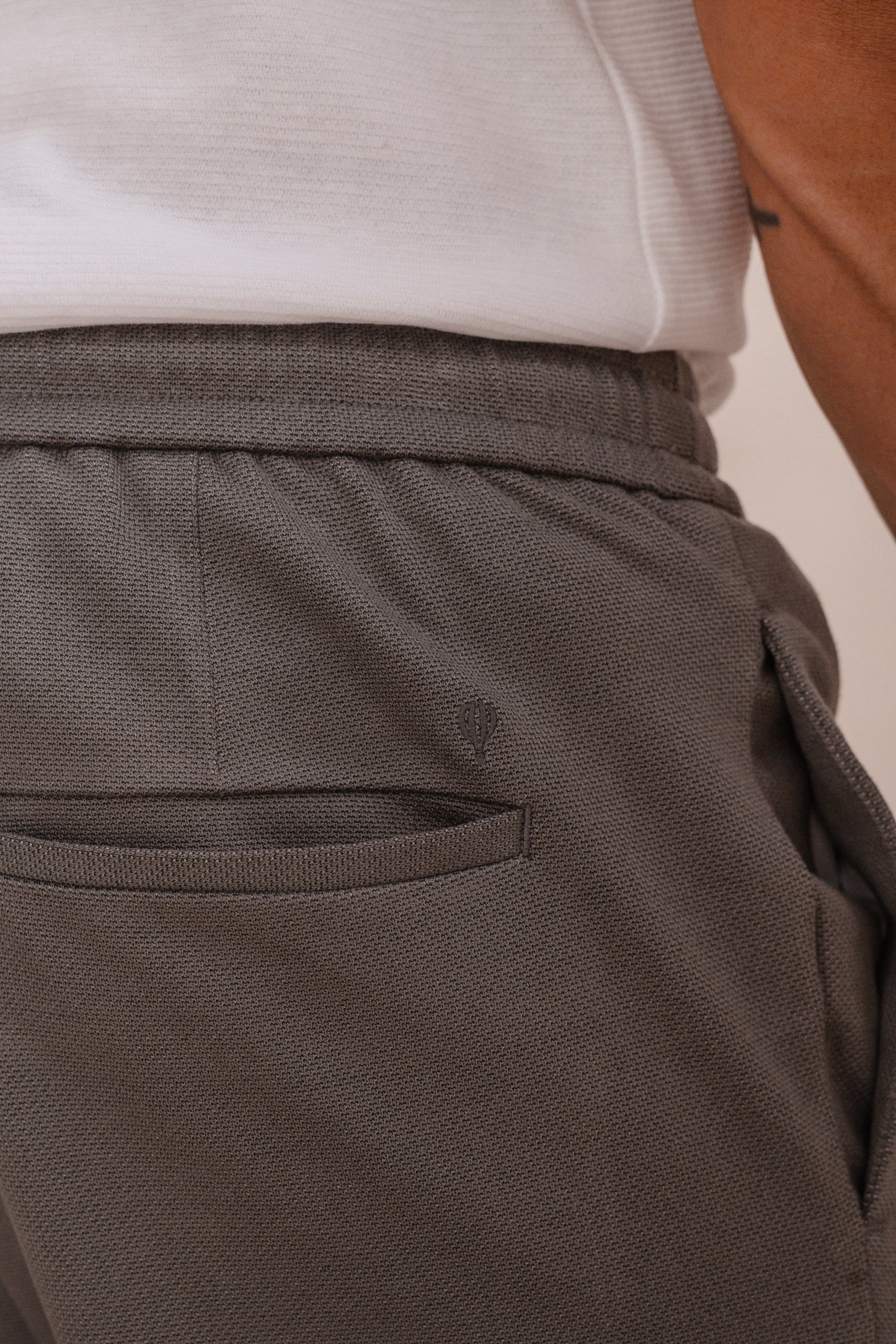 PANTALÓN CHINO JOGGER CASUAL