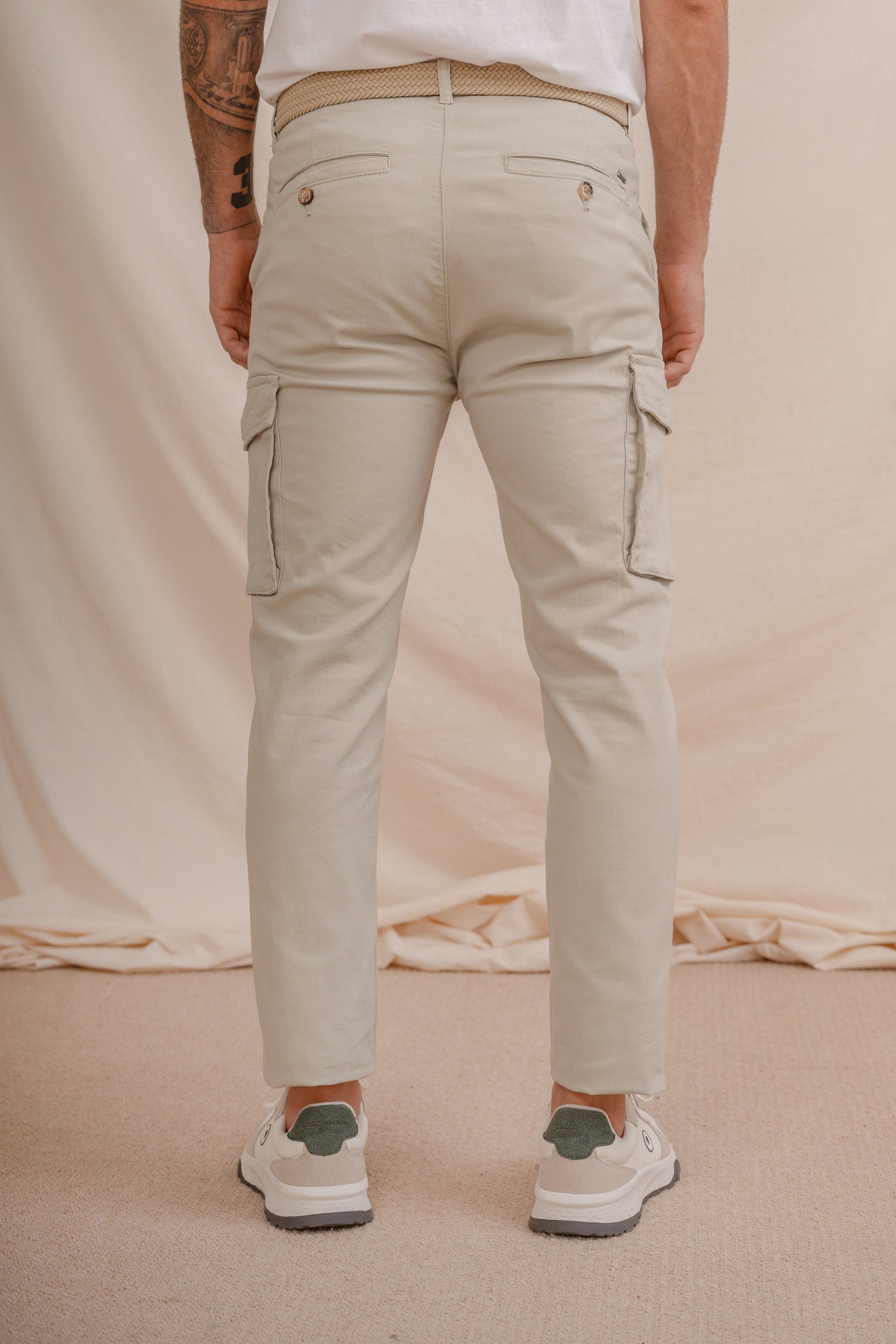 PANTALÓN SLIM CARGO CON PINZAS