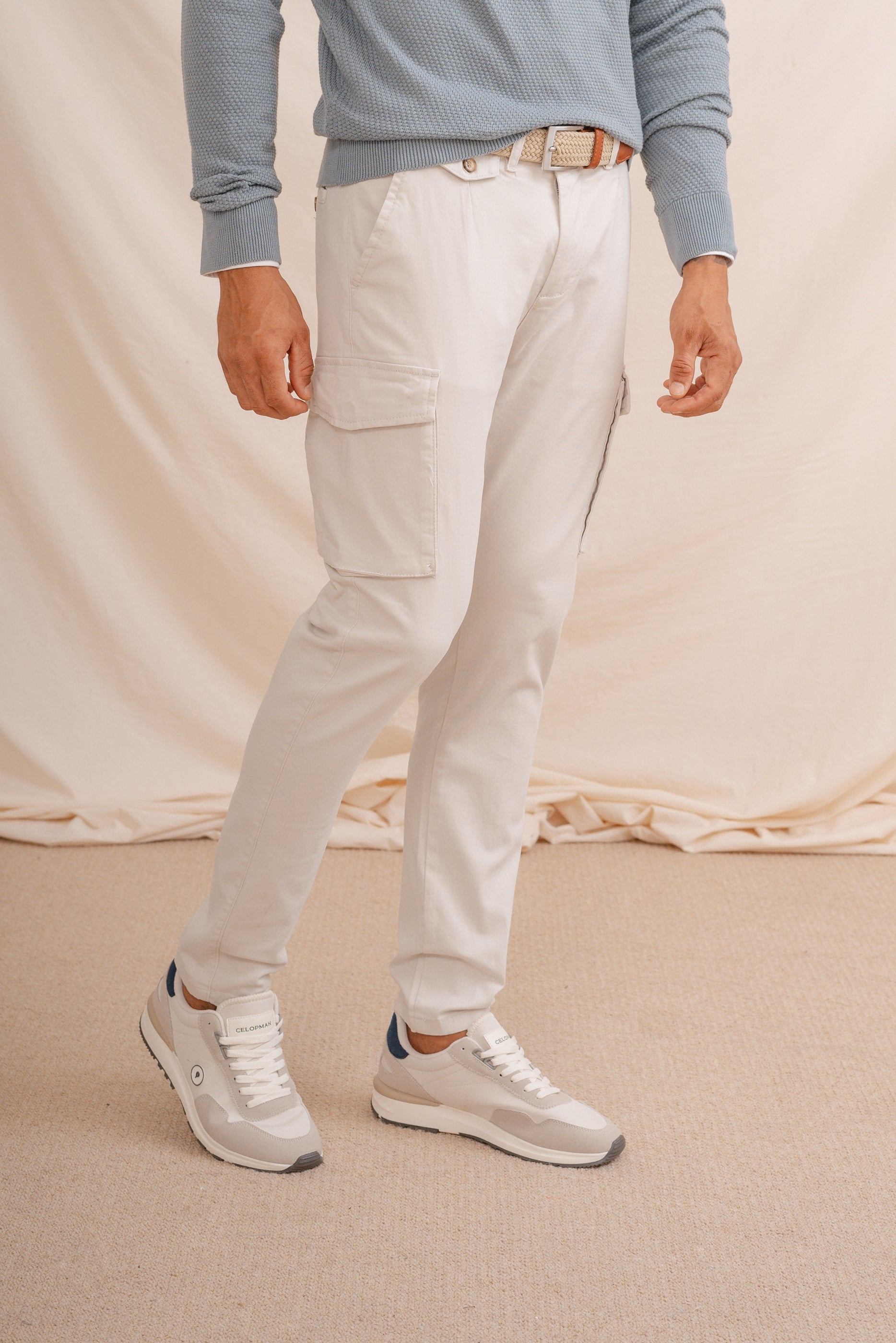 PANTALÓN SLIM CARGO CON PINZAS