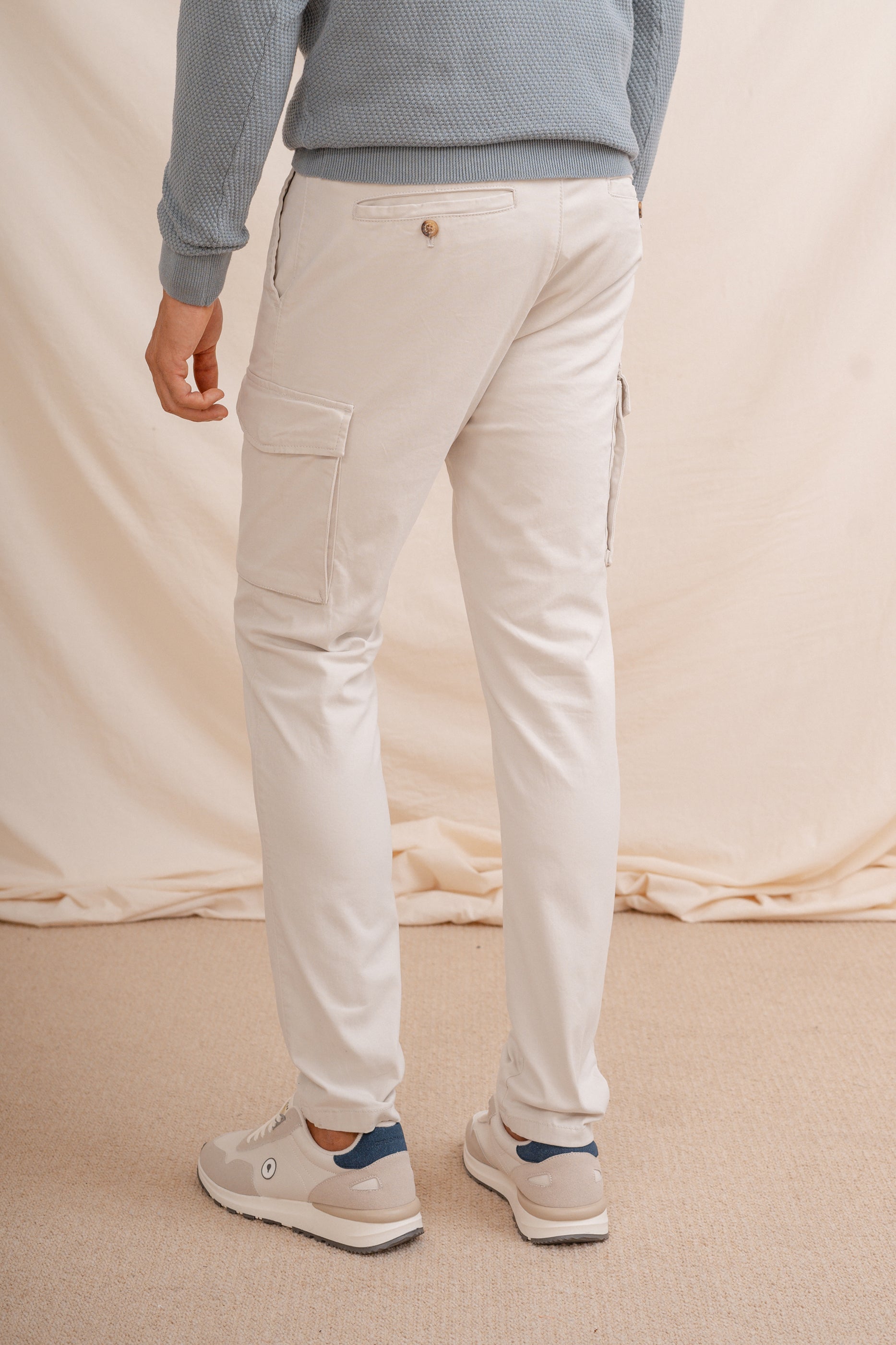PANTALÓN SLIM CARGO CON PINZAS