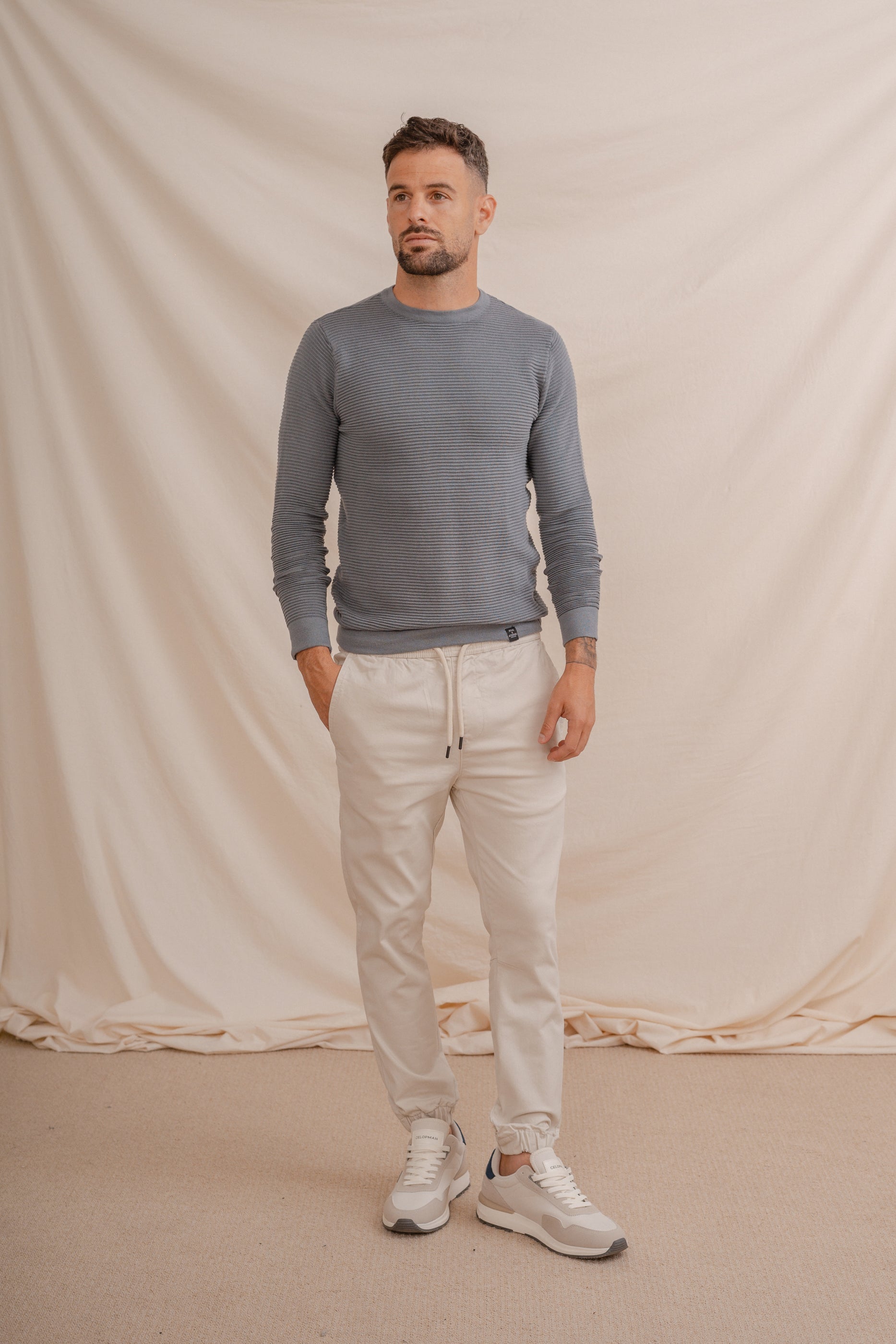 PANTALÓN JOGGER CASUAL GRÍS