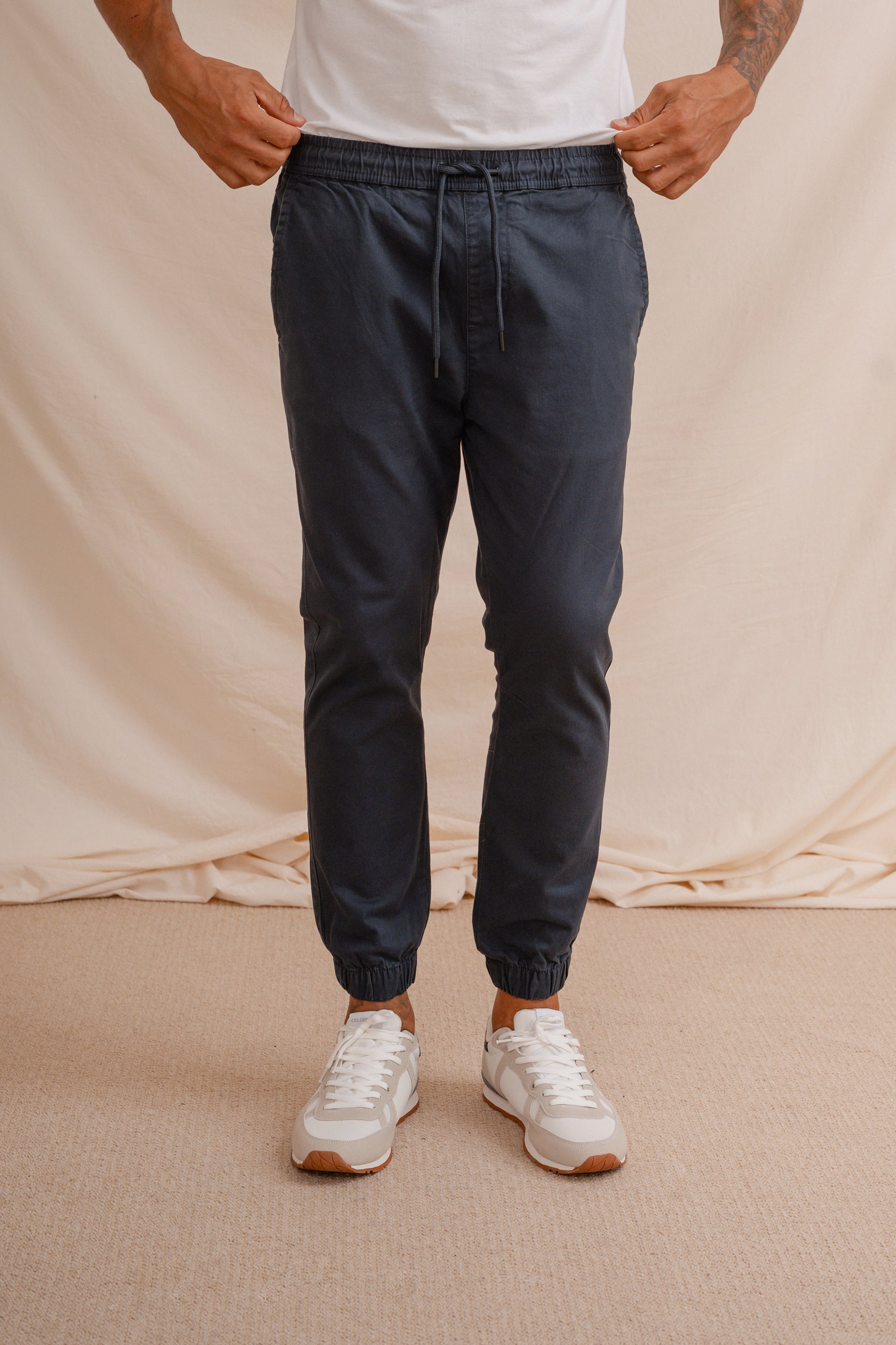 PANTALÓN JOGGER CASUAL MARINO