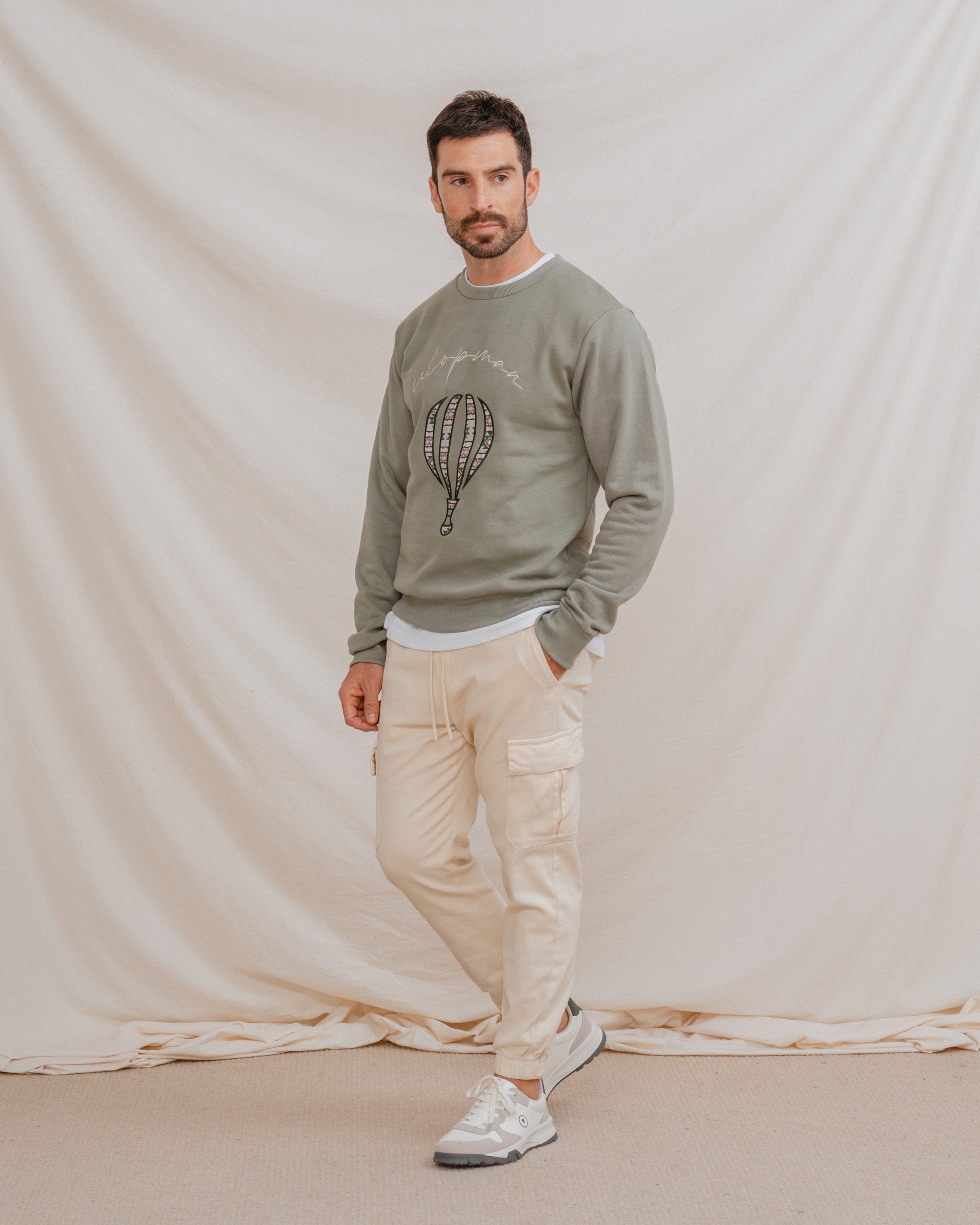 PANTALÓN CHINO CARGO CON GOMA BEIGE CLARO