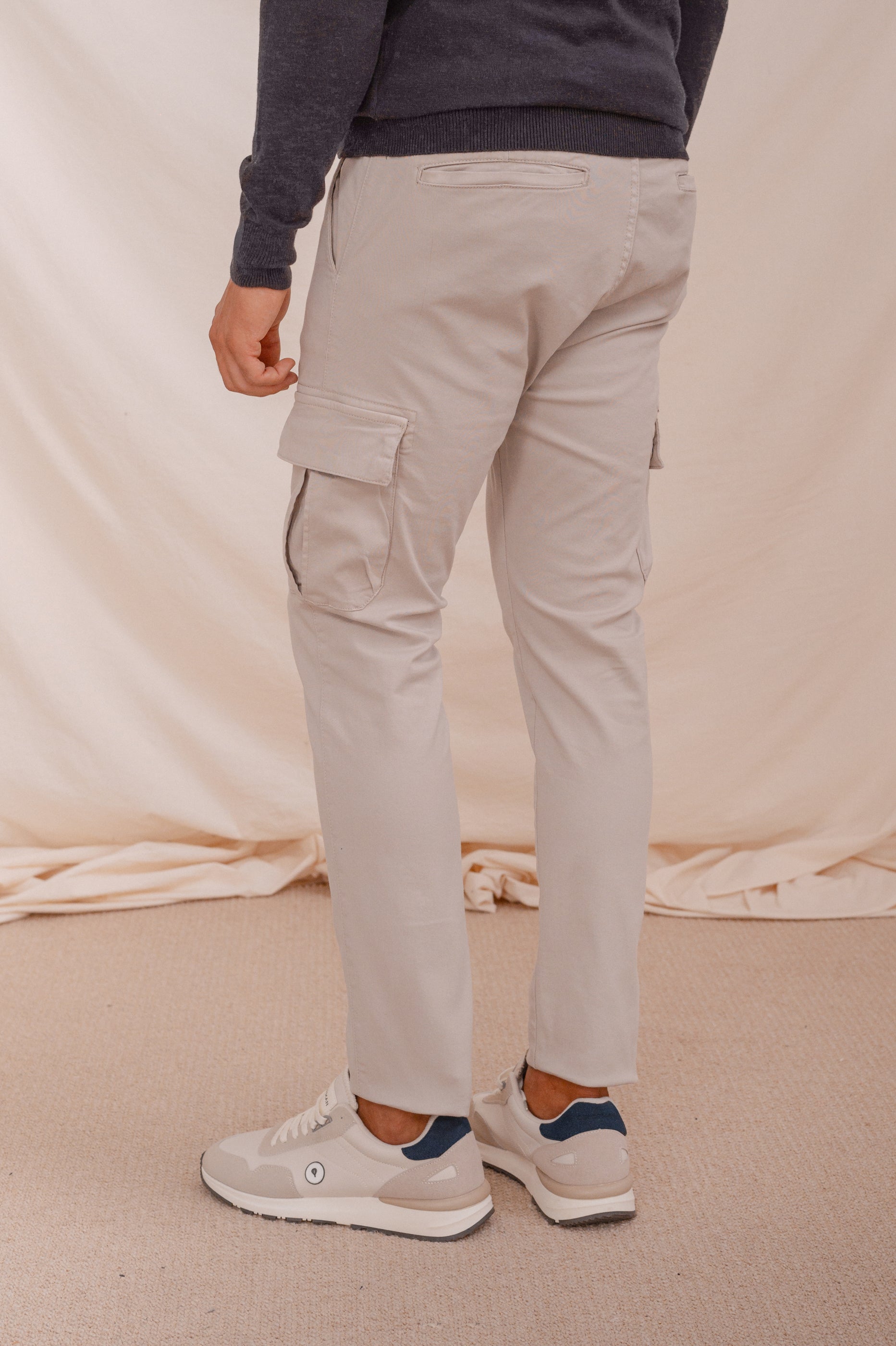 PANTALÓN SLIM CARGO CON PINZAS